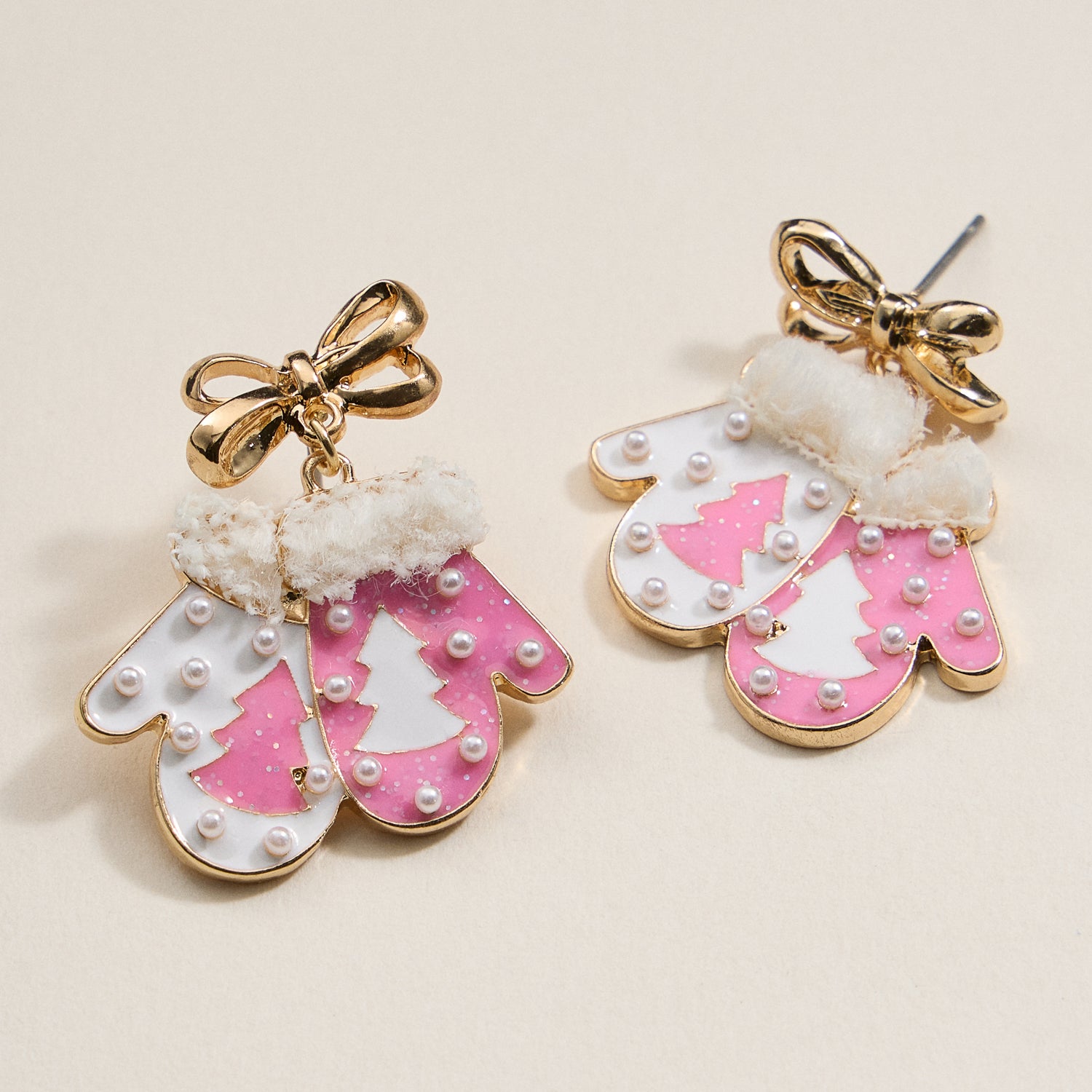 Christmas Gloves with Pearls Enamel Dangling Earrings | Charming Christmas Gloves with Pearls Enamel Drop Earrings - Frem