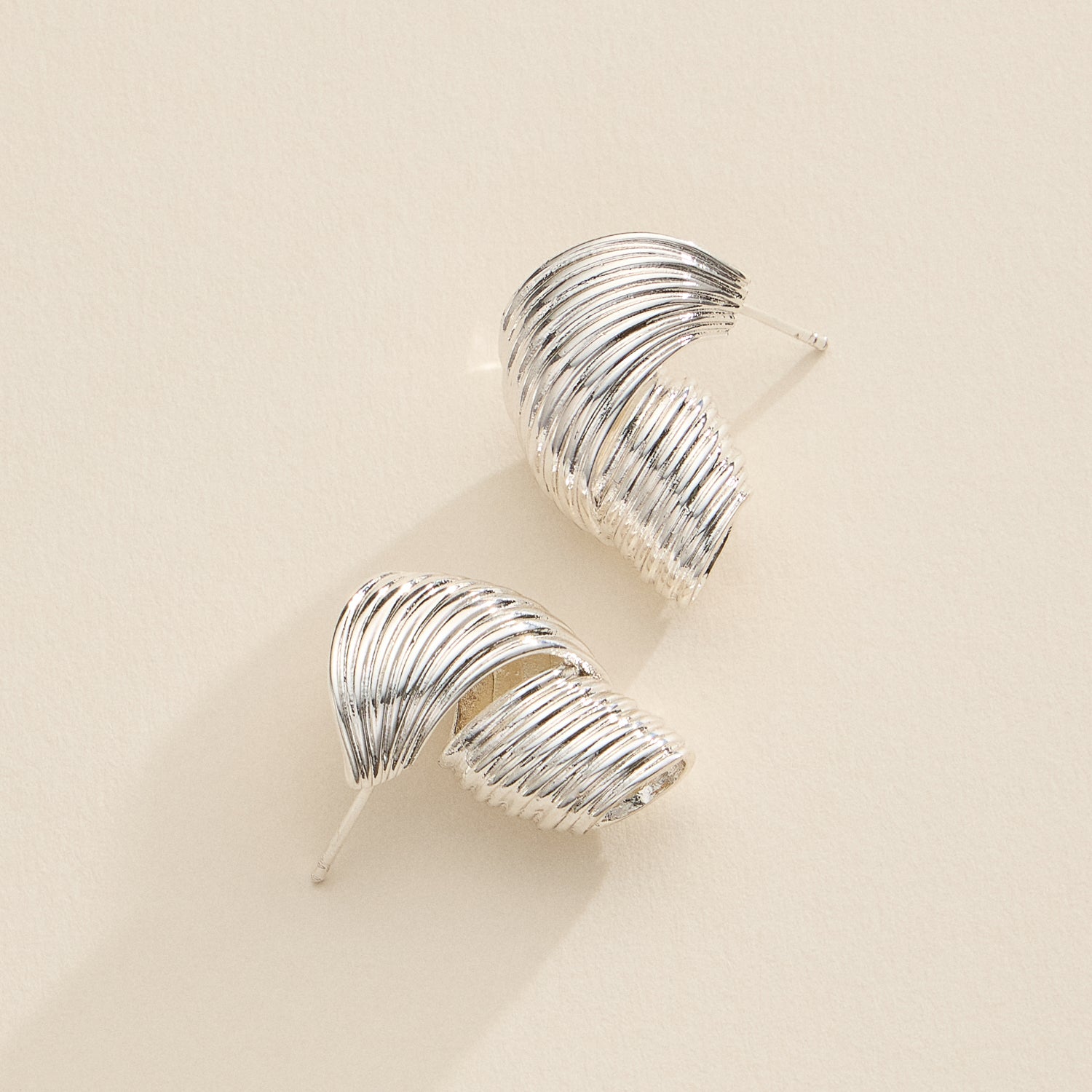 18K Gold-Dipped Ribbed Spiral Hoop Earrings – Bold Gold & Silver Swirls