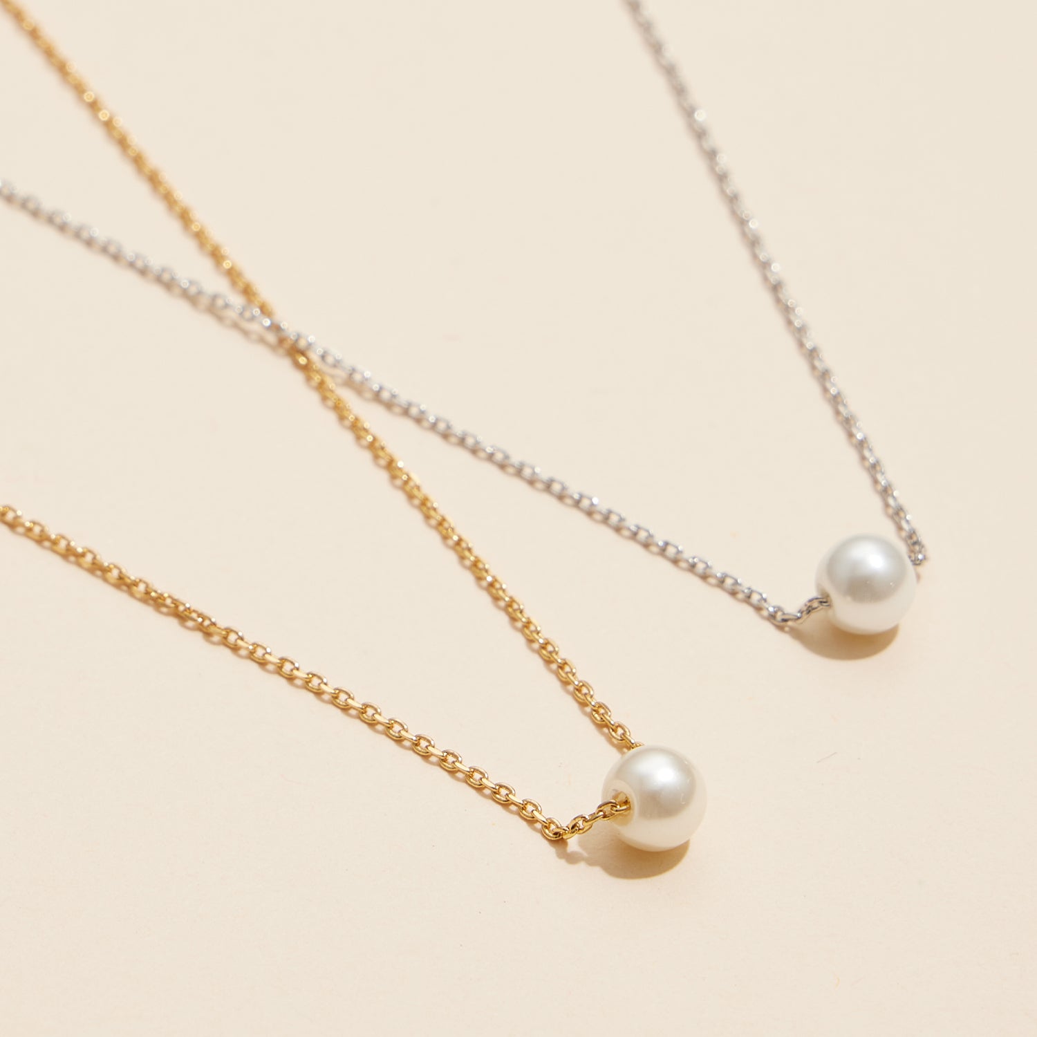 Timeless 18K Small Pearl Pendant Necklace - Frem
