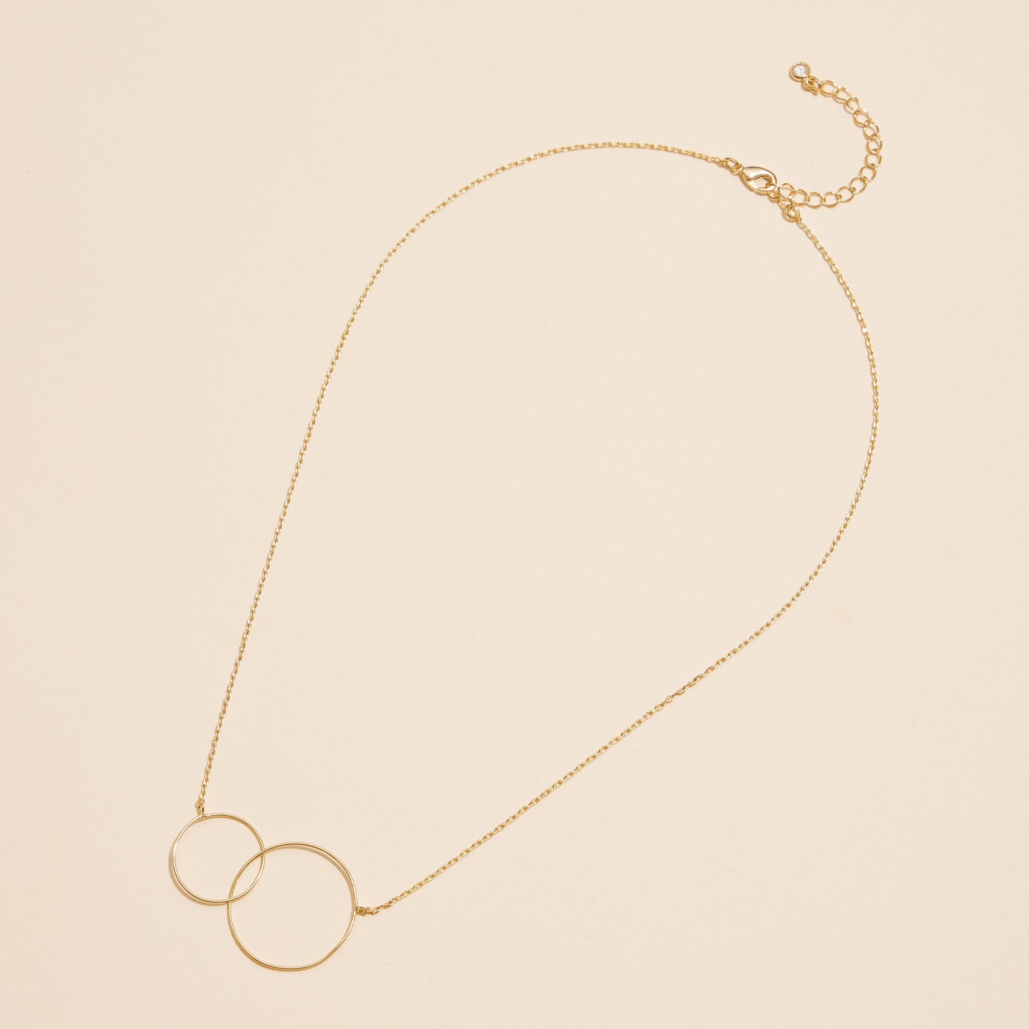 Sophisticated 16mm Double Circle Interlocking Necklace in 18K Gold Dipped Finish