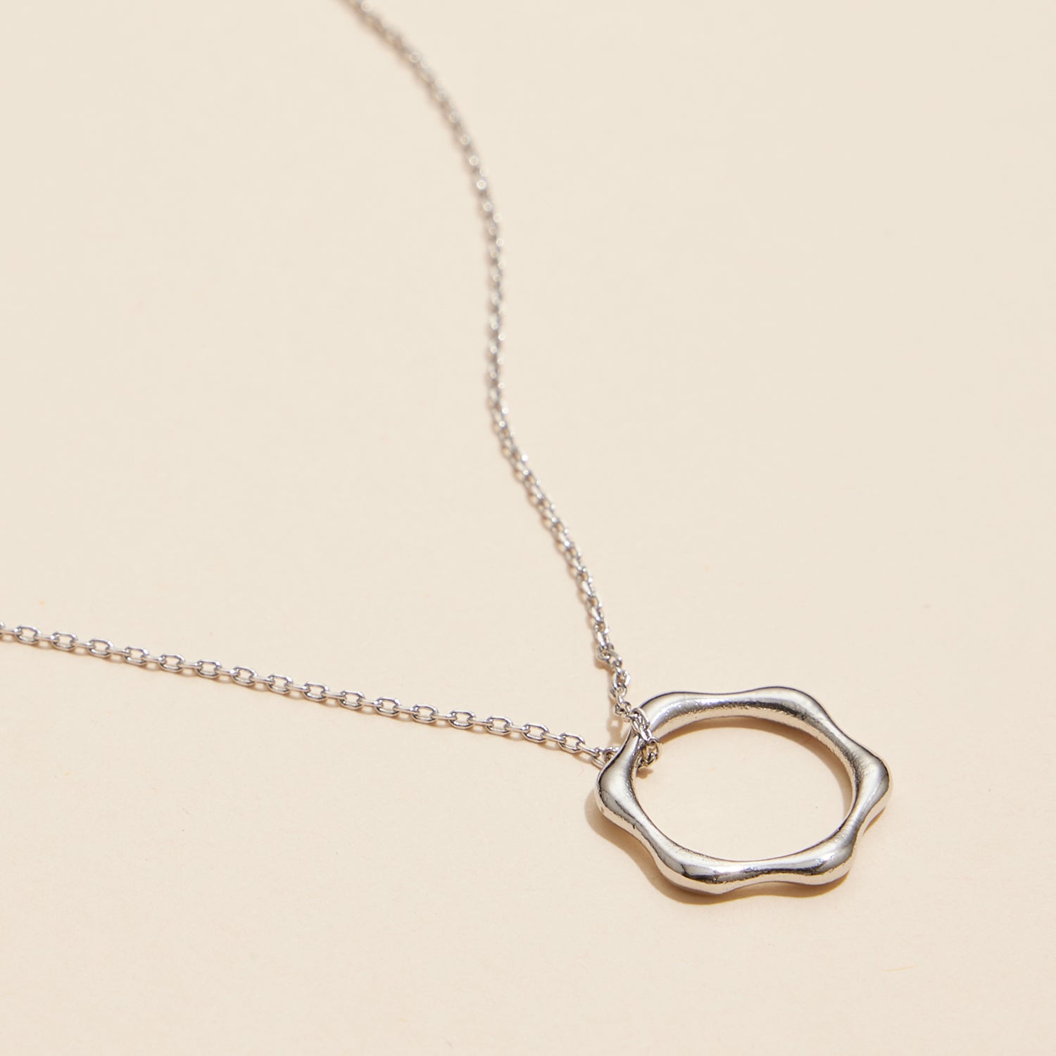 Elegant 7mm Wavy Circle Charm Necklace in 18K Gold Dipped Finish