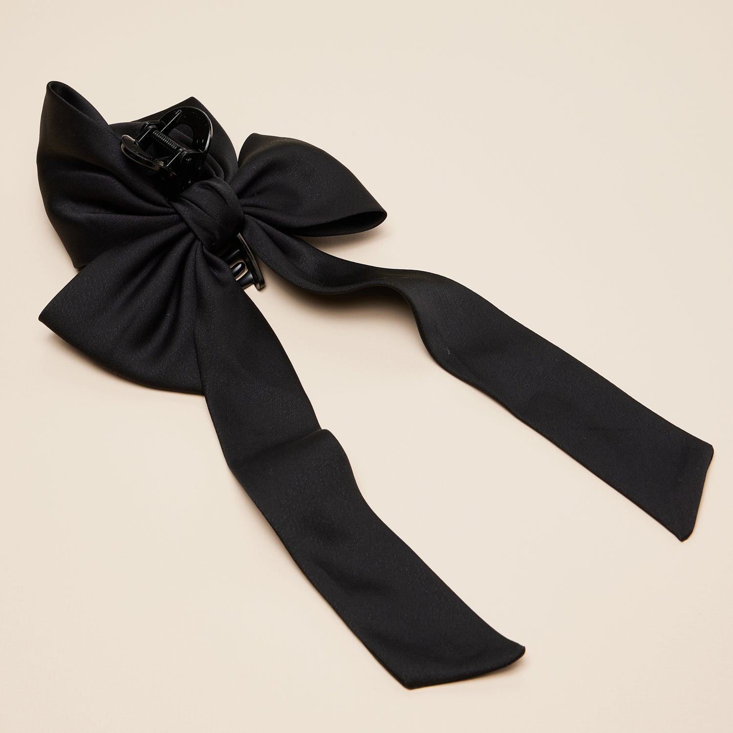 Chic Oversized Bow Claw Clips in Soft and Classic Tones - Frem