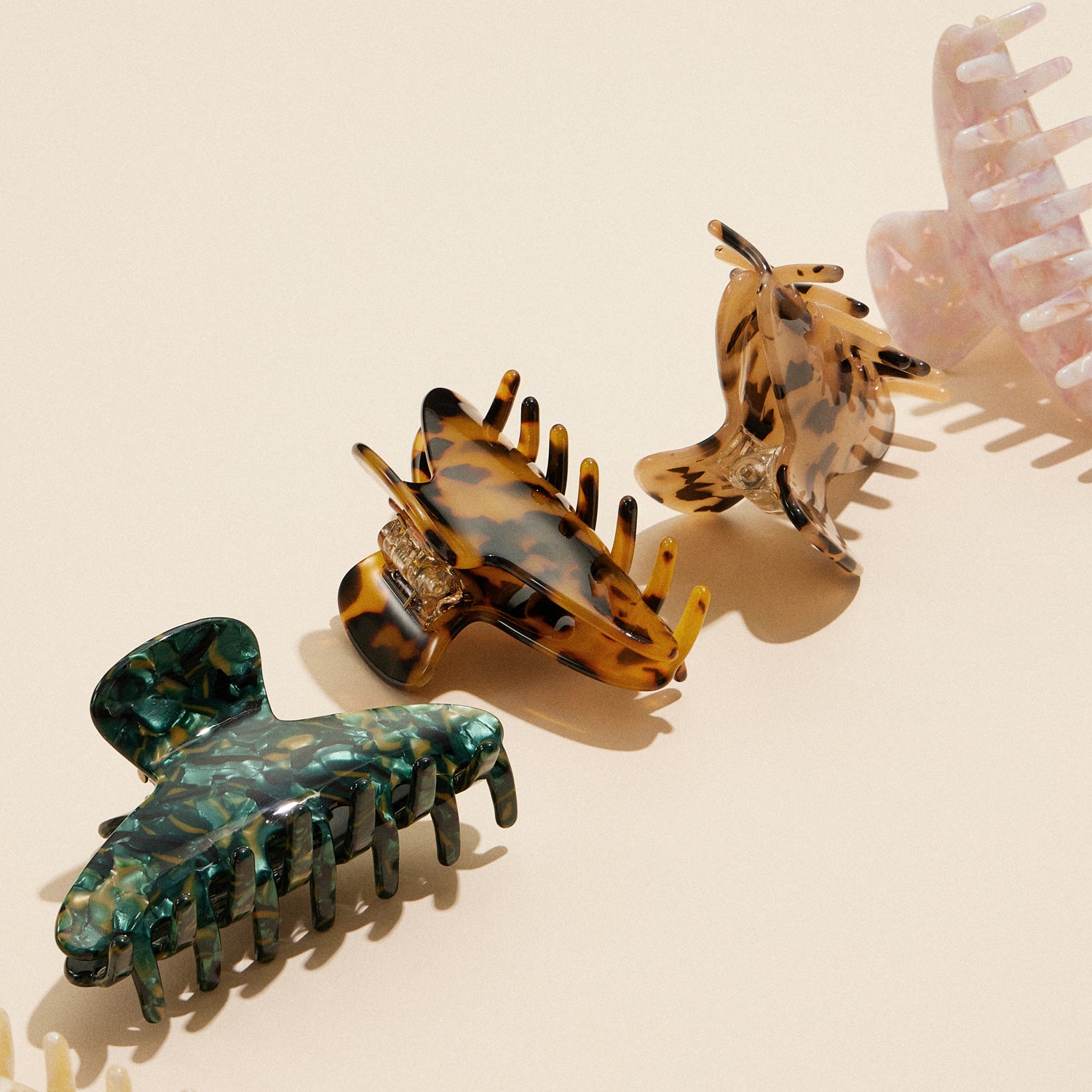 Marble Acetate Claw Clip for Refined Daily Hold