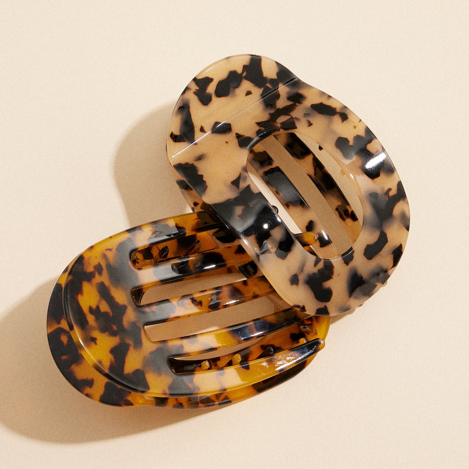 Wide Oval Tortoise Acetate Hair Claw Clip