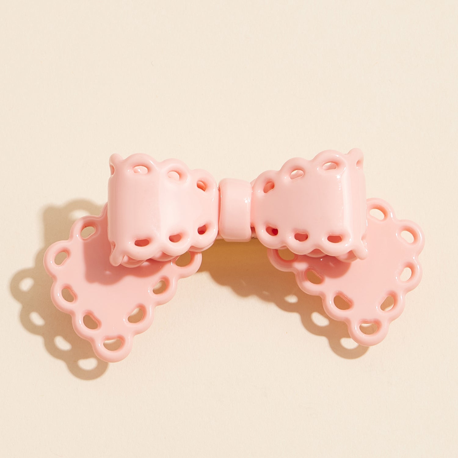 Elegant Scalloped Edge Bow Claw Clip