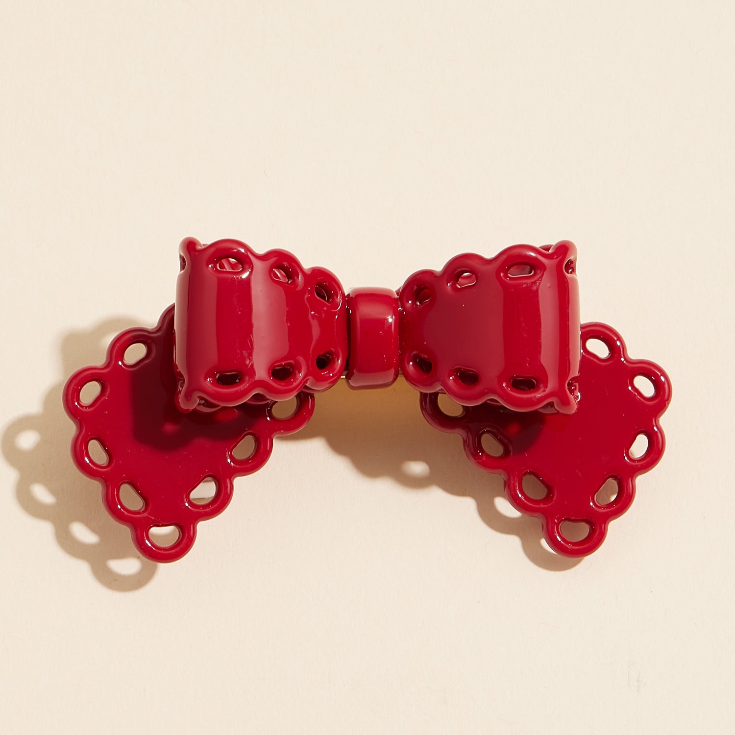 Elegant Scalloped Edge Bow Claw Clip