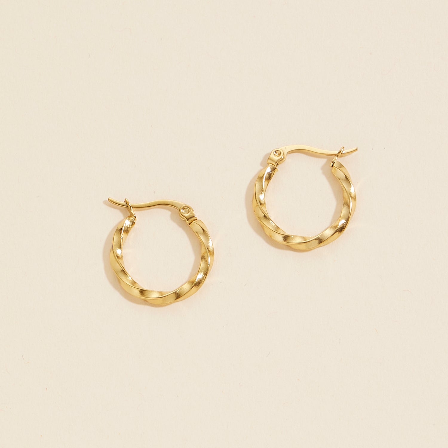 TWIST STAINLESS STREEL EARRING