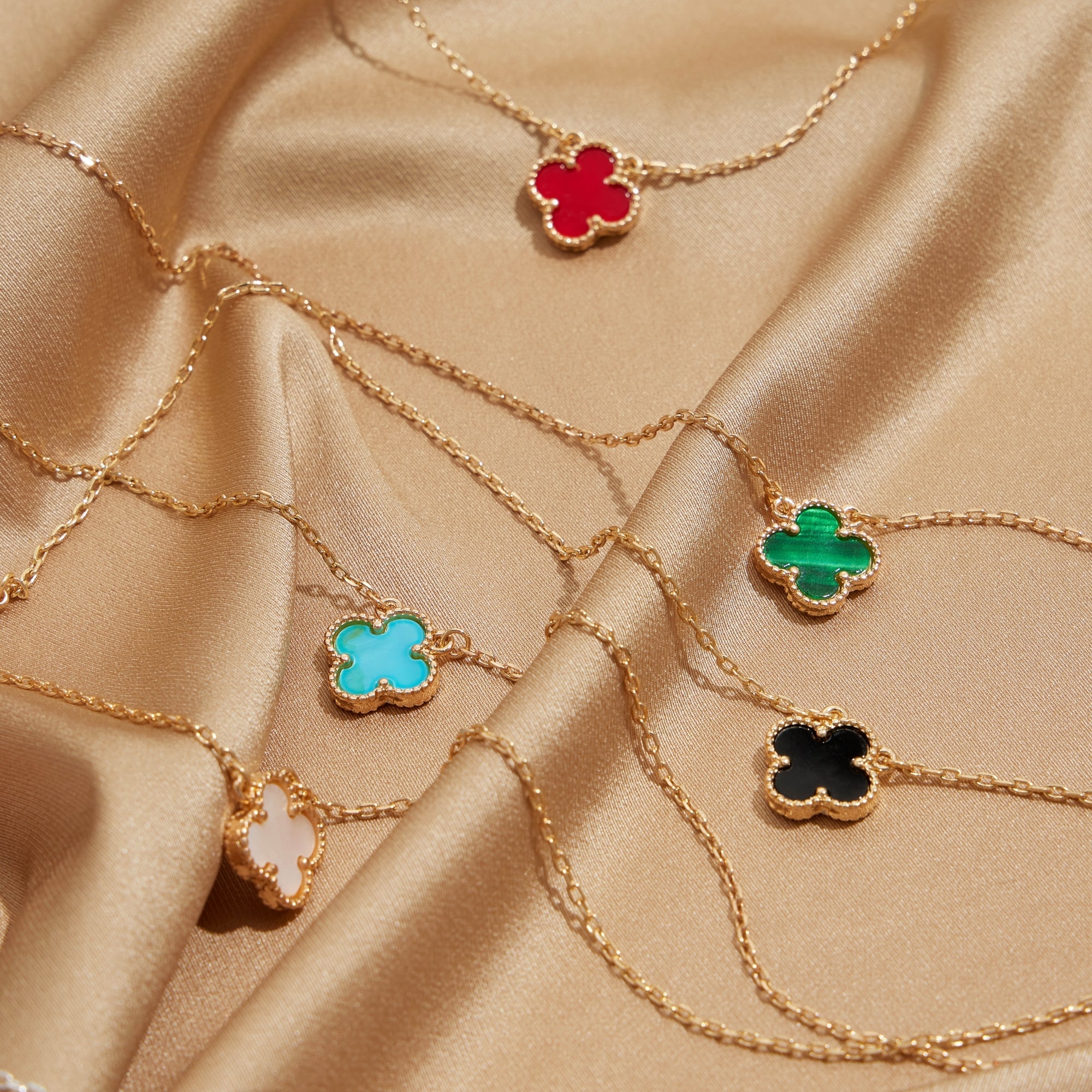 Gold Chain Necklace with Shell Pendant