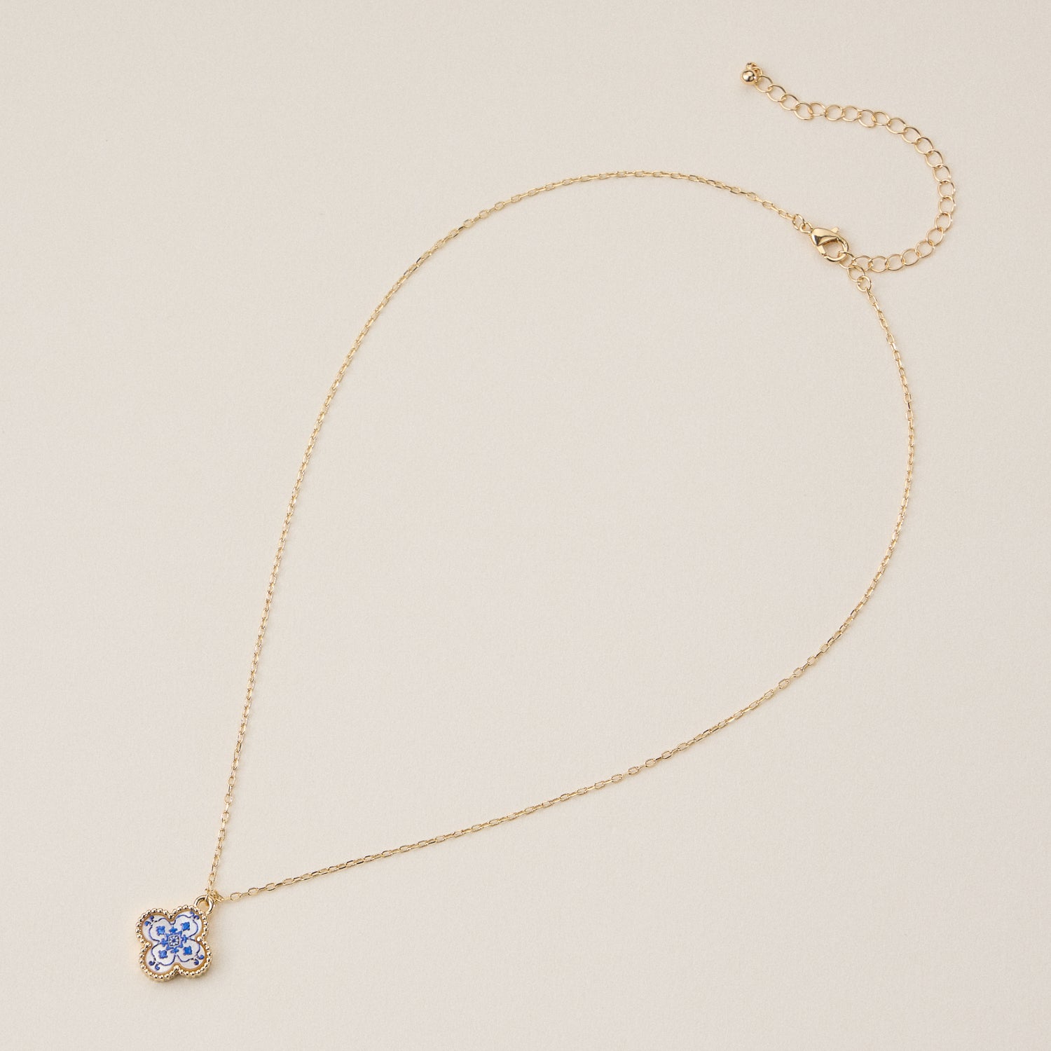 Gold Chain Necklace with Shell Pendant