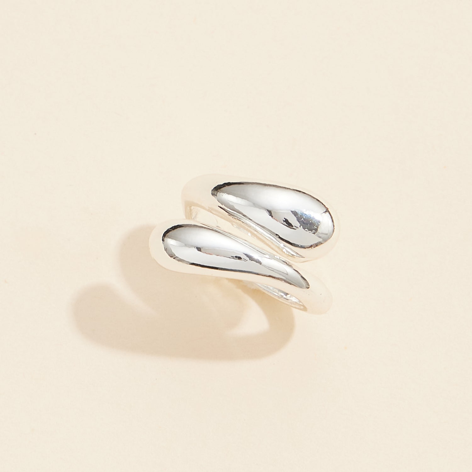 Sculpted Wraparound Ring – Modern Minimalist Statement