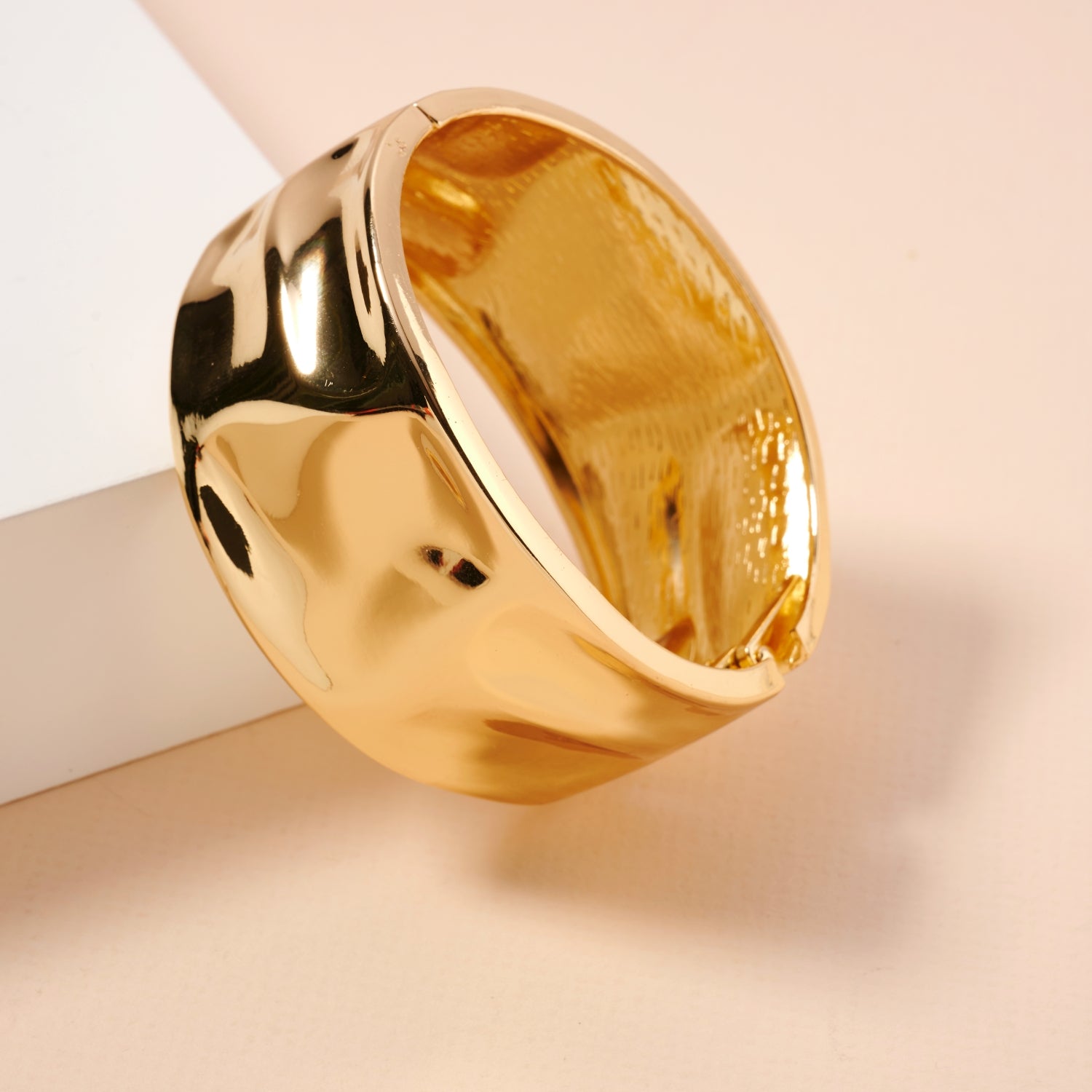Irregular Design Wide 18K Gold Plated Cuff Bracelet - Frem