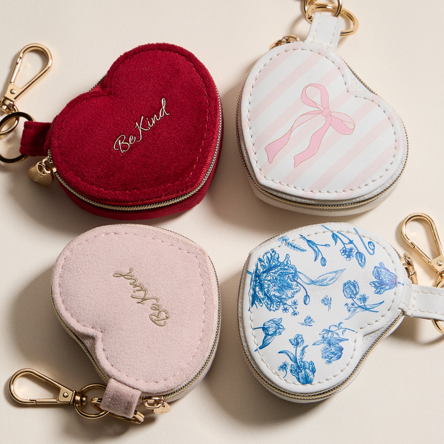 Heart-Shaped Jewelry Travel Case with Keychain – Pink Bow Stripe Design