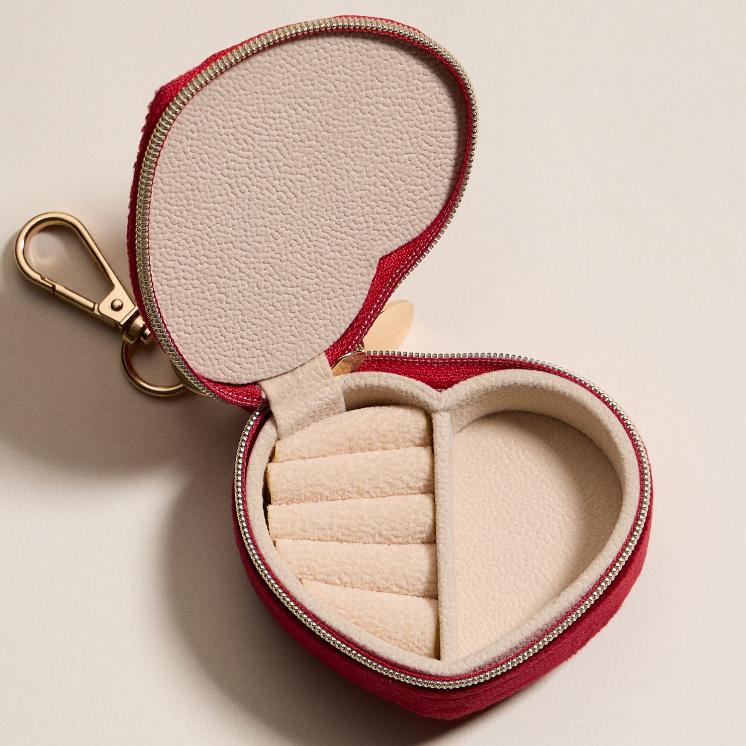 Heart-Shaped Jewelry Travel Case with Keychain – Pink Velvet "Be Kind" Design