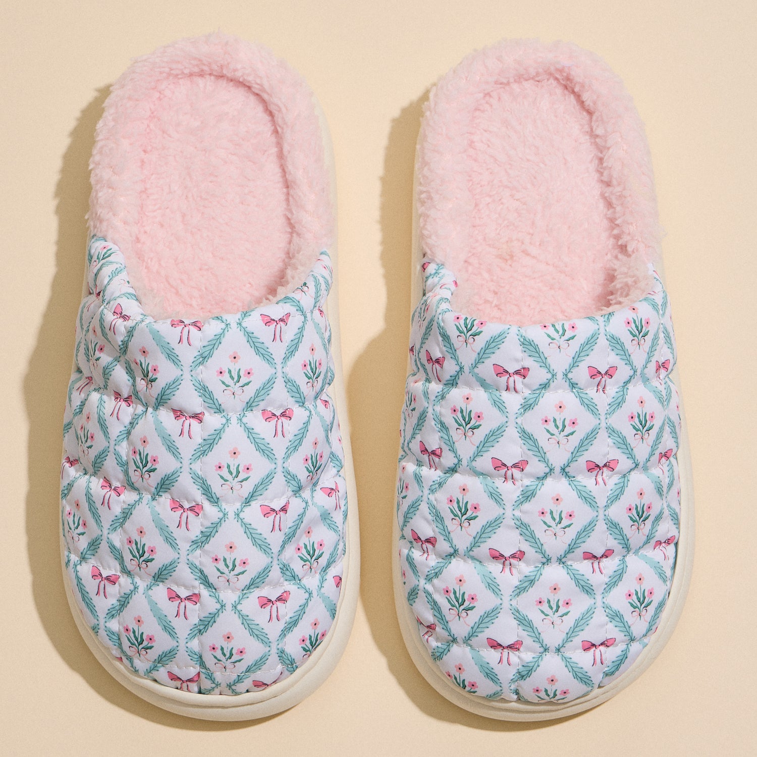 Festive Quilted Indoor Slippers with Wreath Print