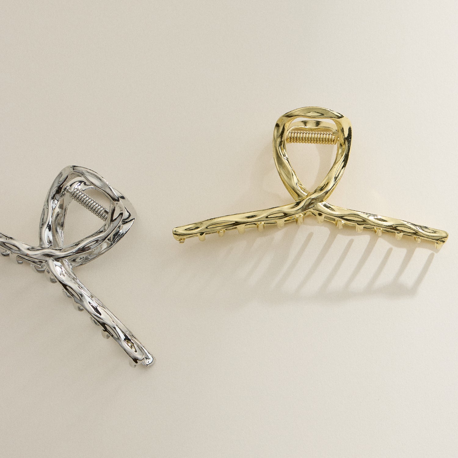 Elegant Sculpted Metal Hair Claw Clip