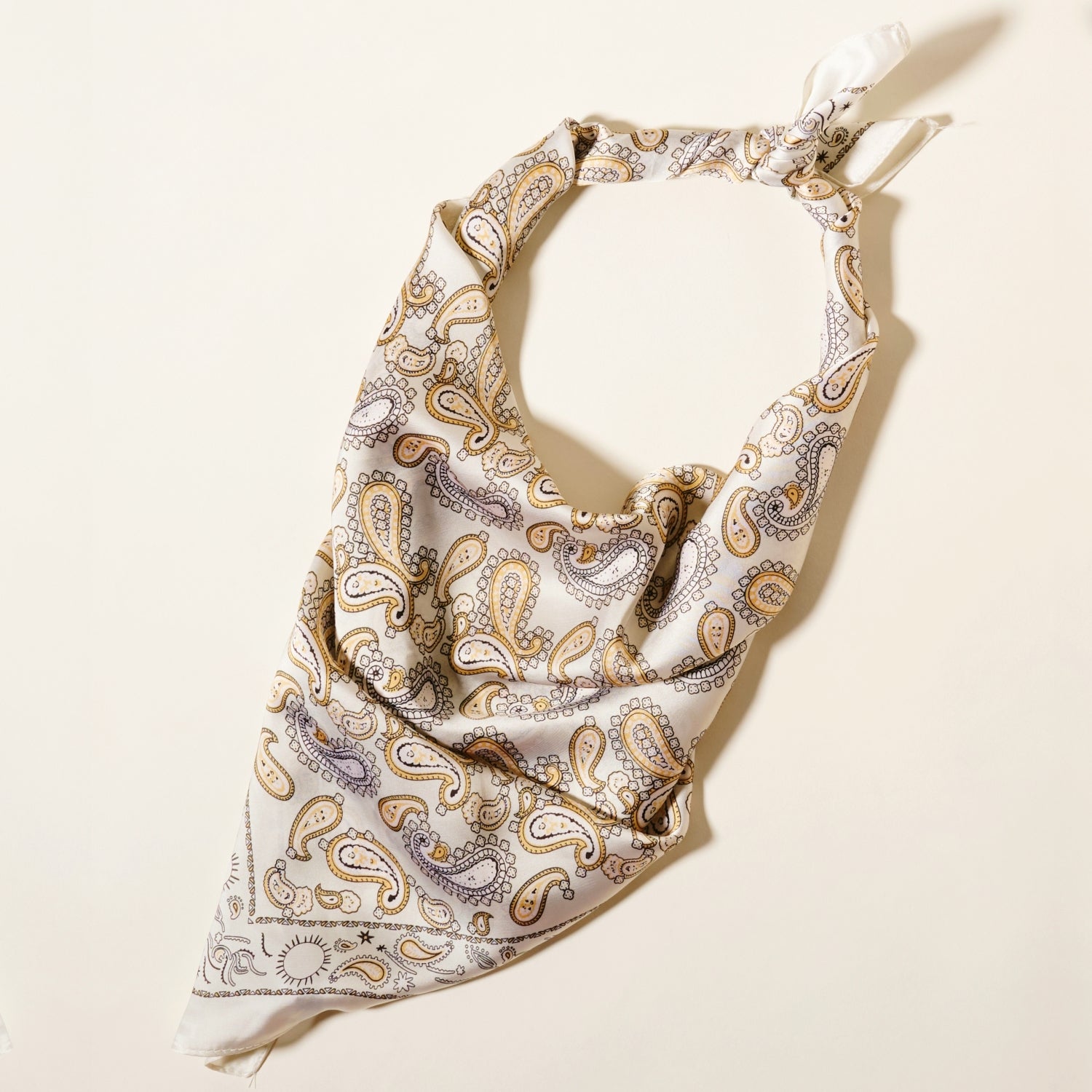 Elegant Paisley Soft Scarf – Timeless Silk-Feel Polyester Bandana