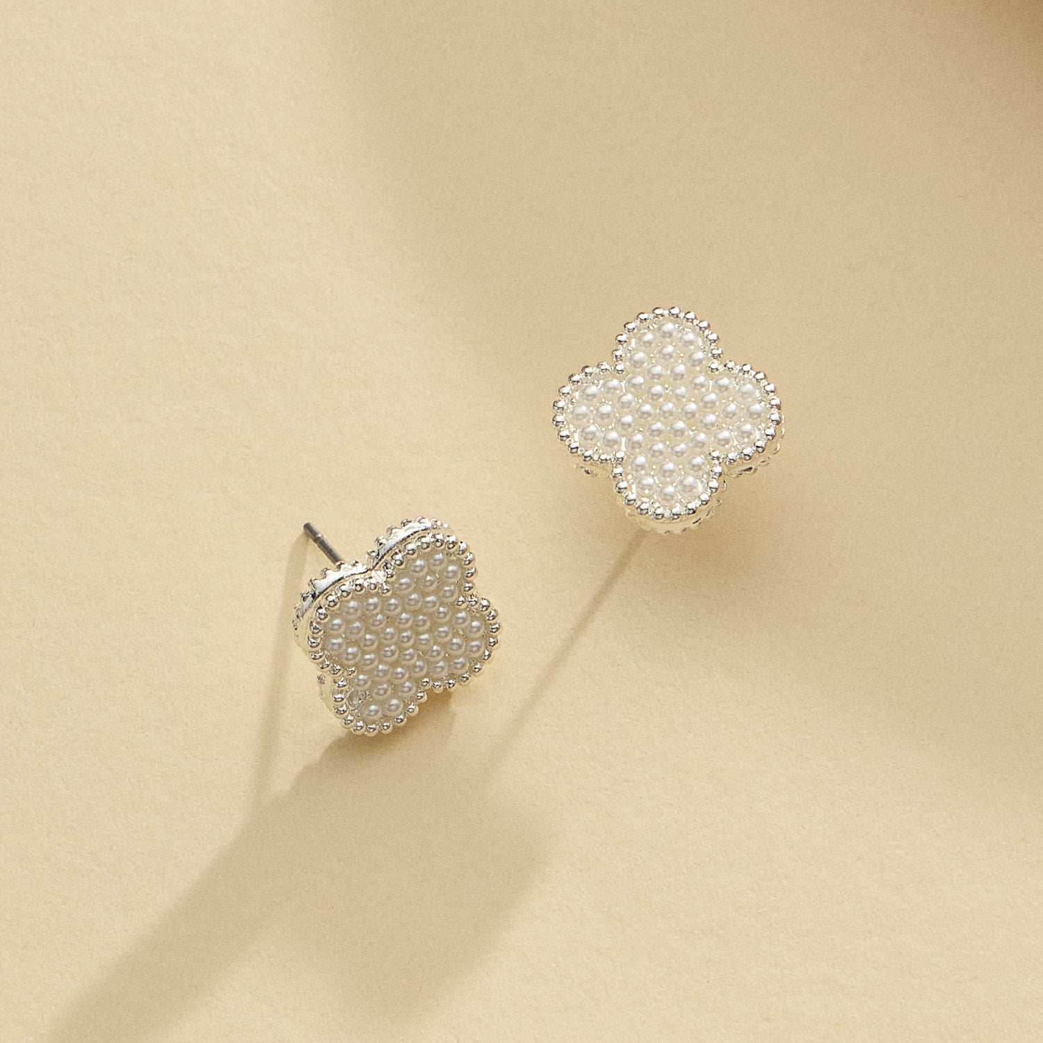Clover Pearl Stud Earrings – Gold or Silver Plated Classic Design