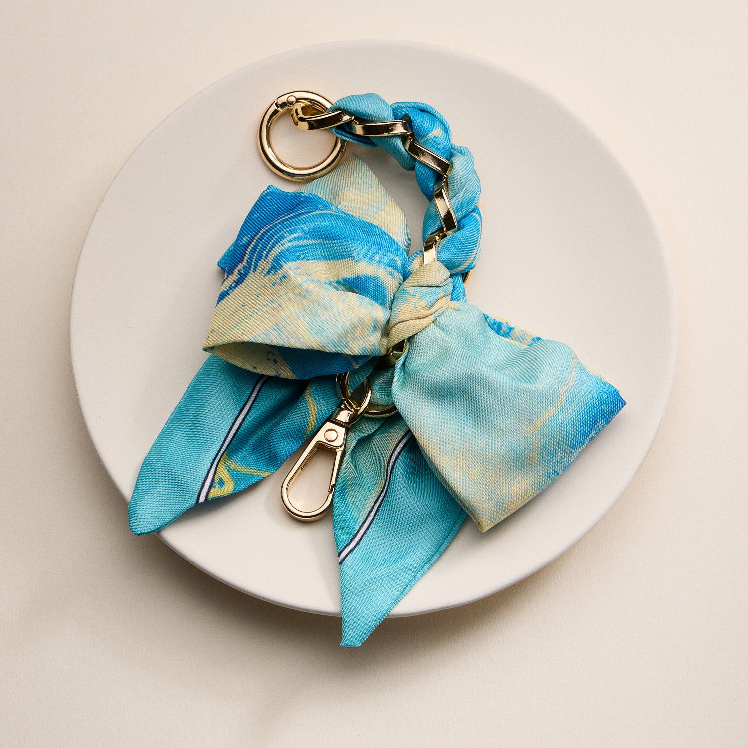 Scarf Bow Keychain with Gold Chain Link – Elegant Bag or Key Accessory