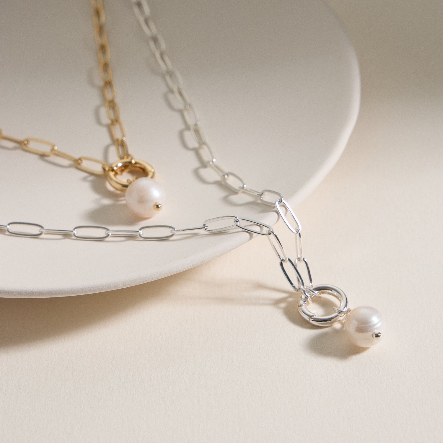 Gold Chain Necklace with Freshwater Pearl