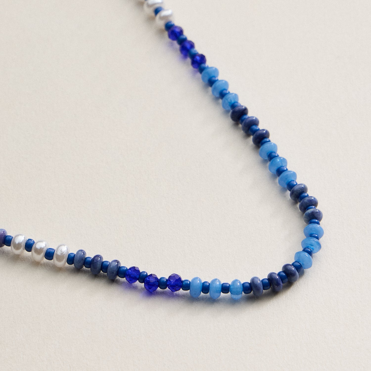 Faceted Glass Beaded Necklace with Gold Clasp - Frem