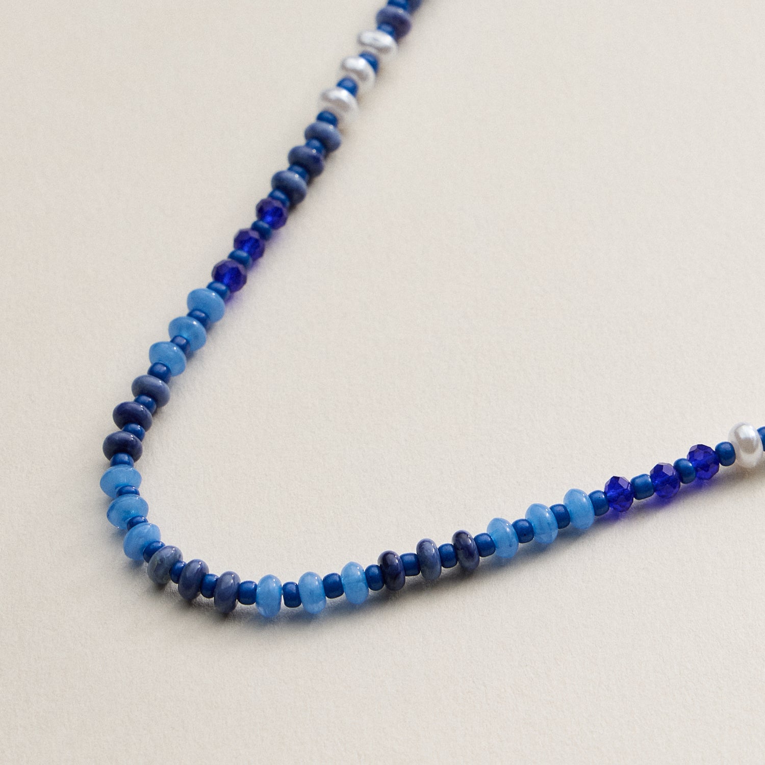 Faceted Glass Beaded Necklace with Gold Clasp - Frem
