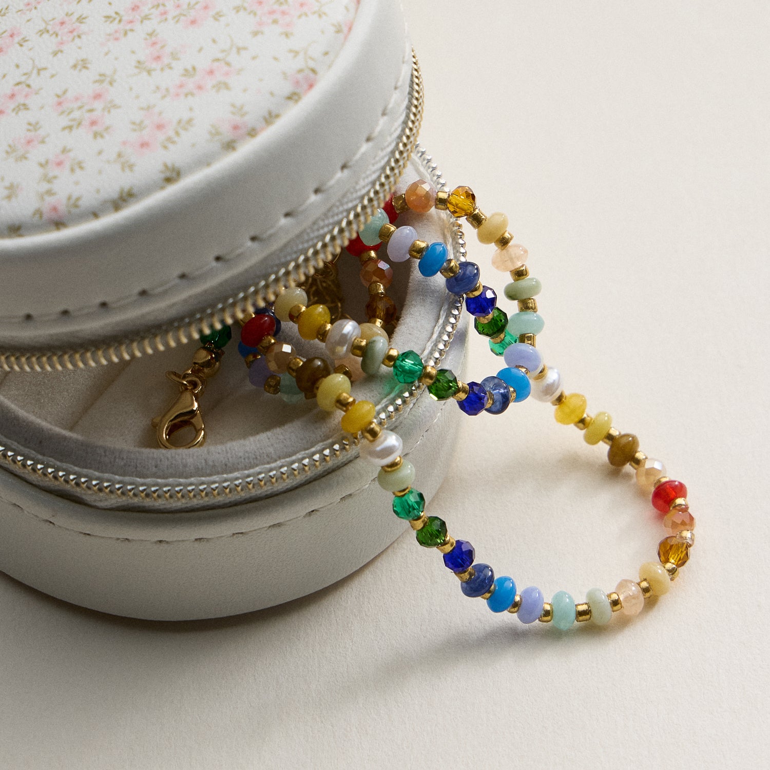 Faceted Glass Beaded Necklace with Gold Clasp - Frem