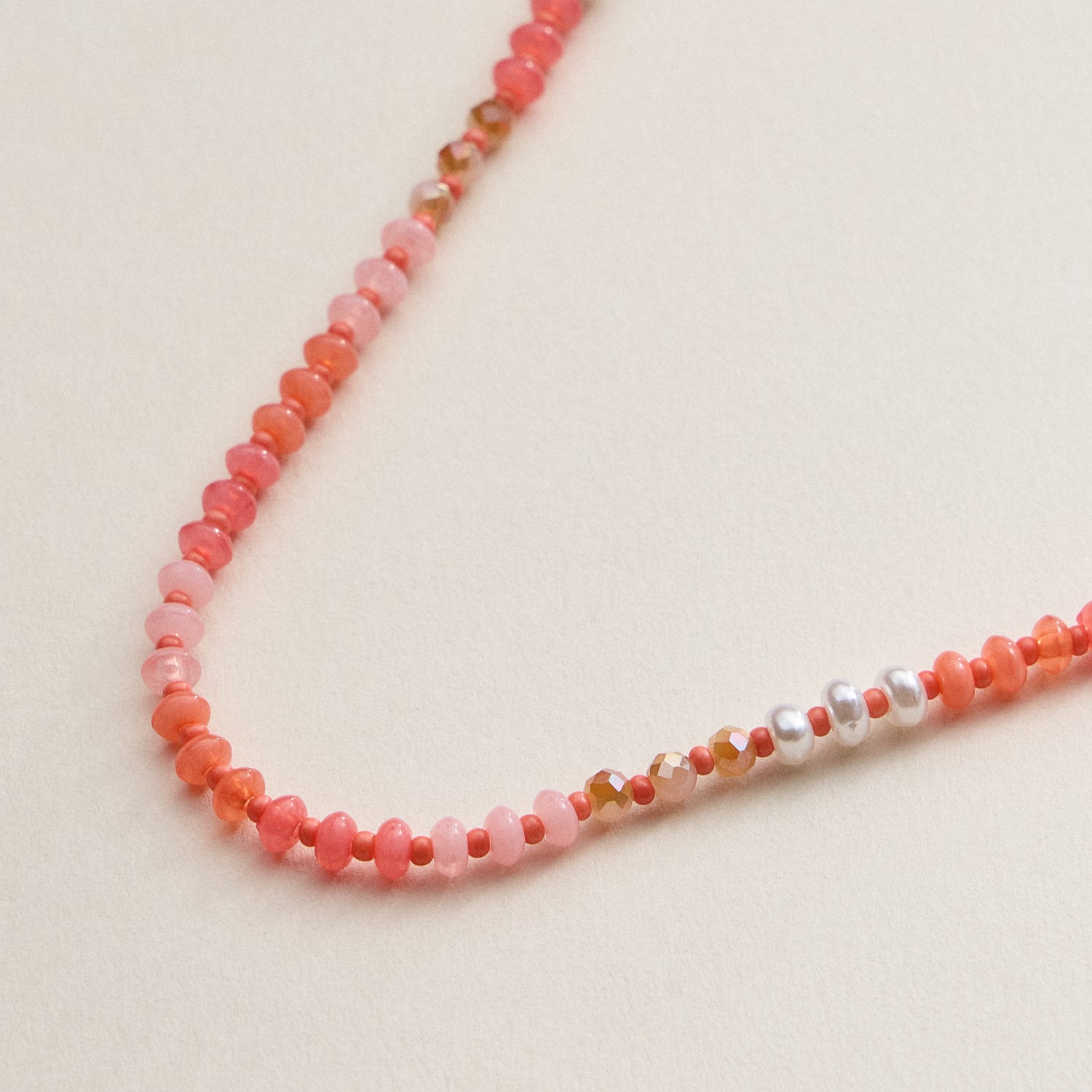 Faceted Glass Beaded Necklace with Gold Clasp - Frem