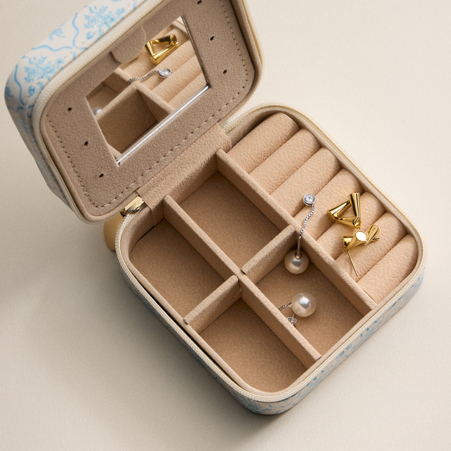 Light Blue Floral Travel Jewelry Case – Compact Jewelry Organizer with Mirror & Ring Slots