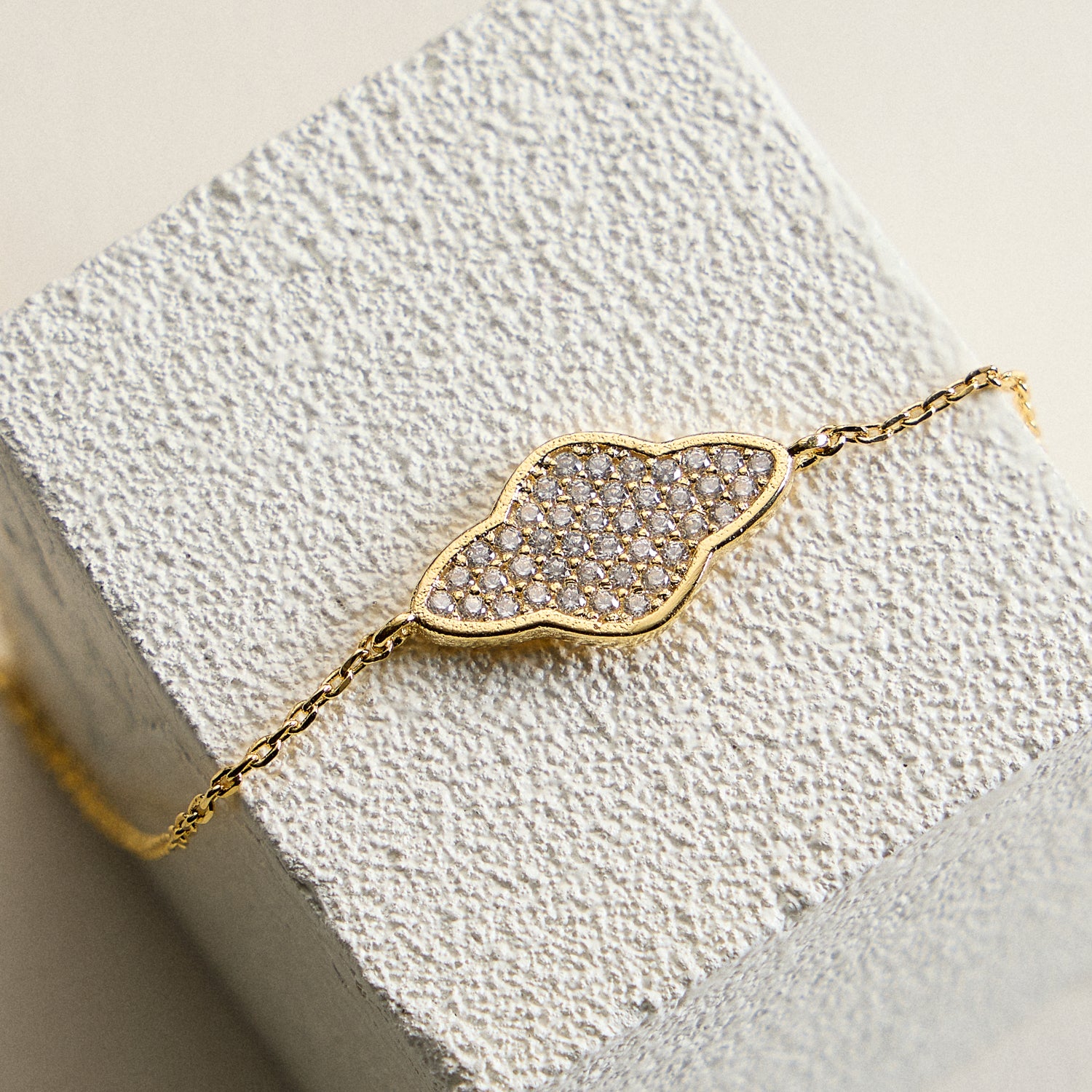 Gold Pave Crystal Cloud Bracelet – Dainty Adjustable Chain Bracelet for Women - Frem