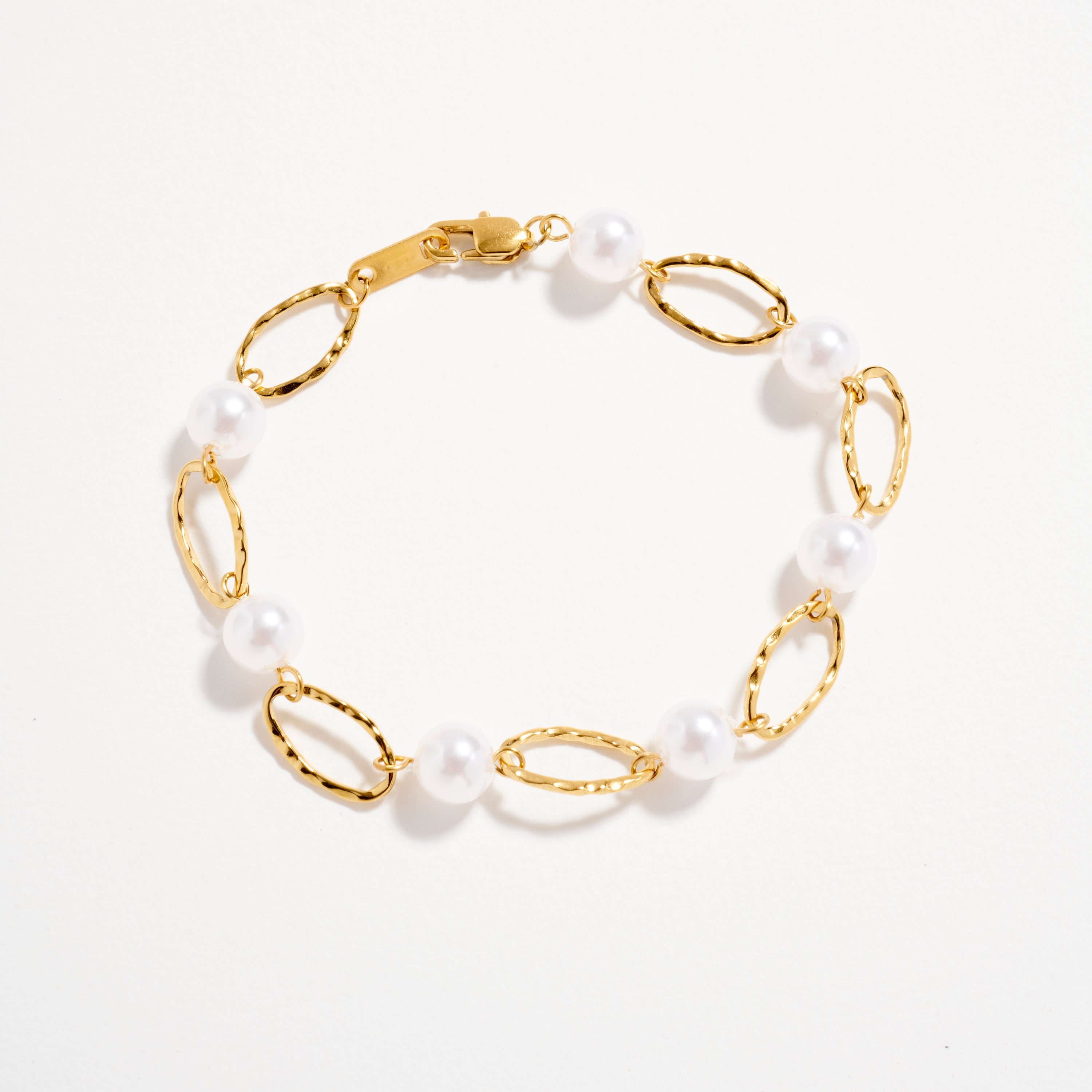 Gold-Tone Pearl Link Bracelet – Elegant Textured Chain Bracelet with Imitation Pearls