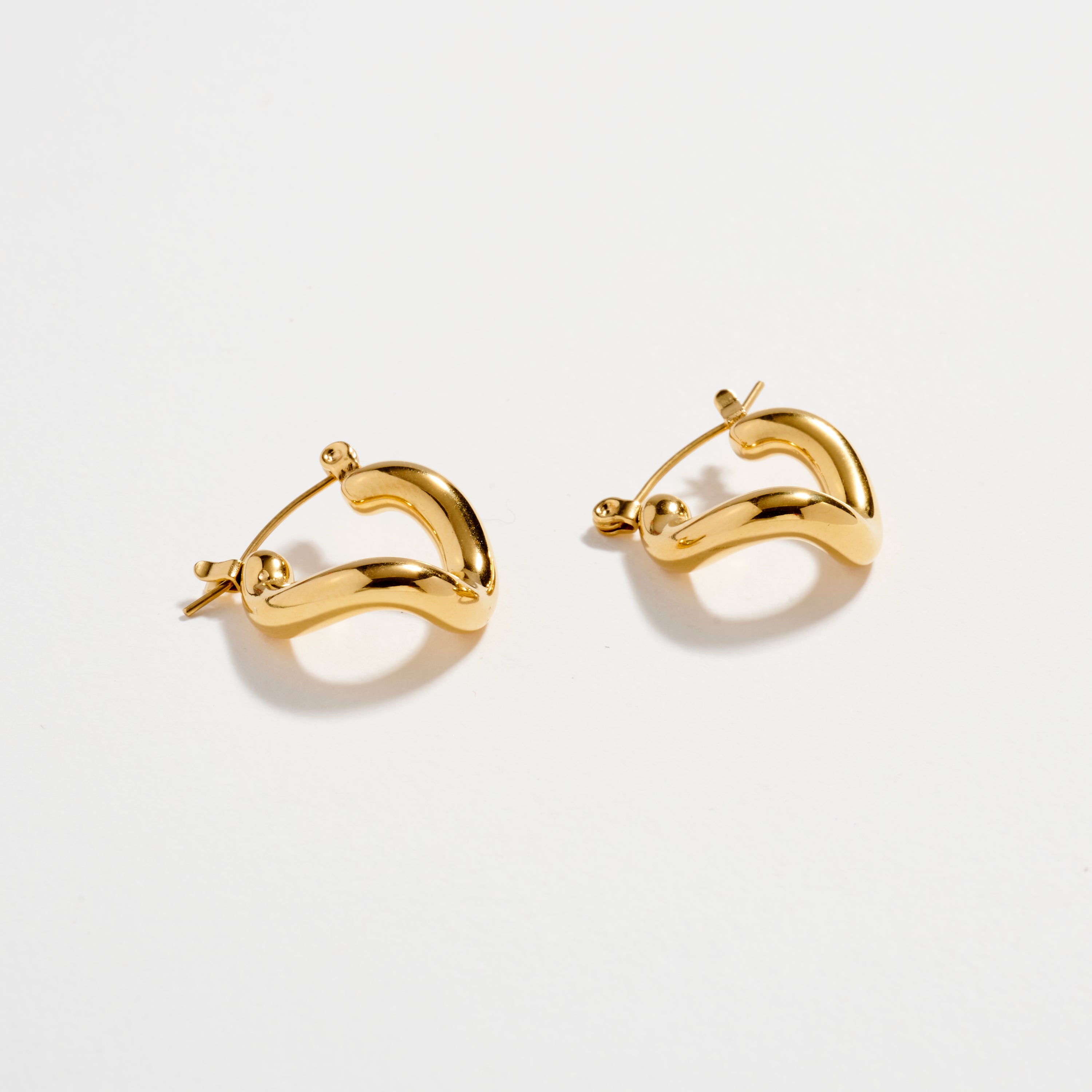 Stainless Steel Twisted Hoop Earrings – Hypoallergenic & Tarnish Free