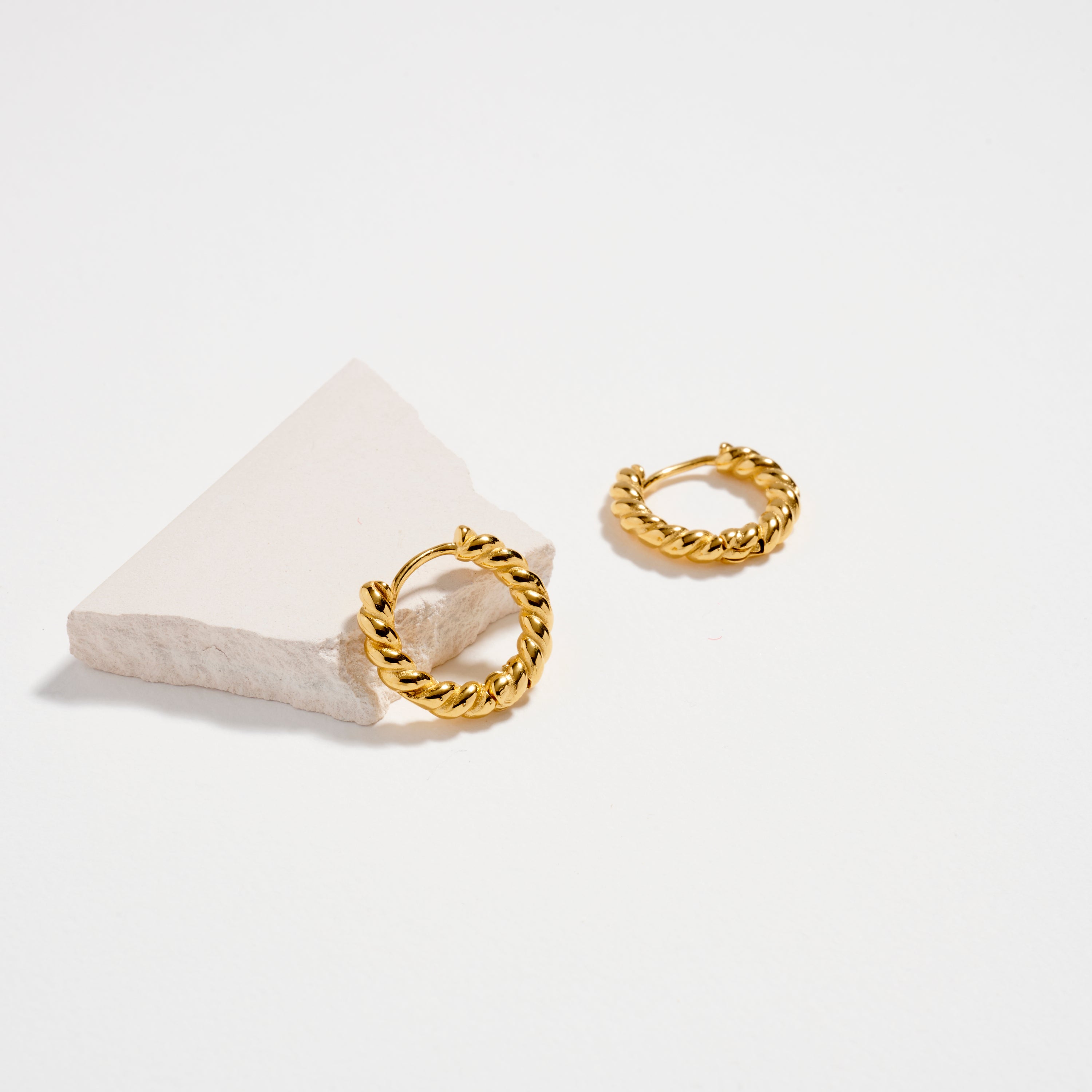 Stainless Steel Twisted Rope Hoop Earrings – Hypoallergenic & Tarnish Free