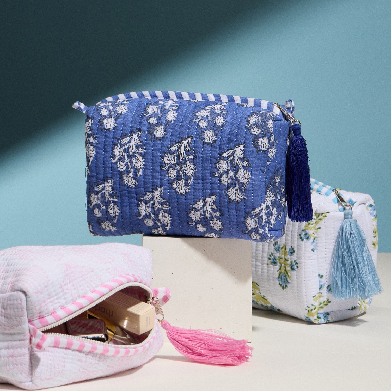 Pink Quilted Seashell Cosmetic Pouch – Zipper Makeup Bag with Tassel - Frem