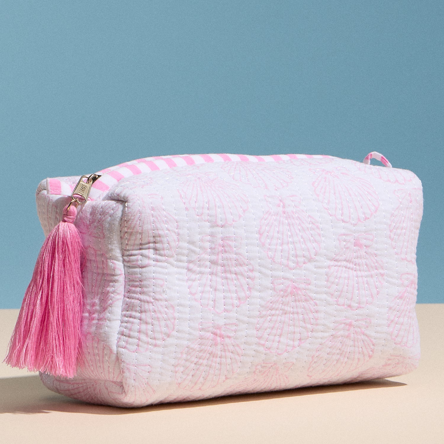 Pink Quilted Seashell Cosmetic Pouch – Zipper Makeup Bag with Tassel - Frem