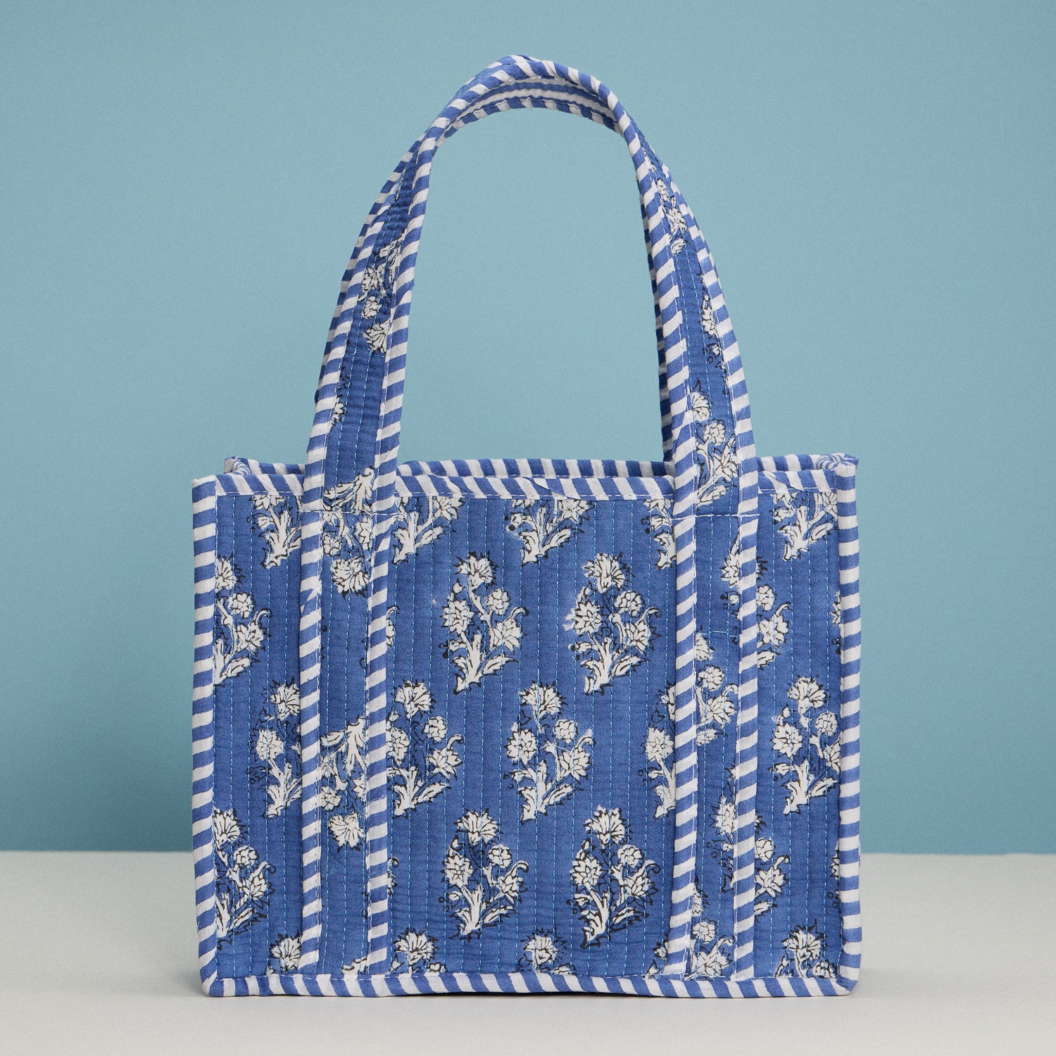 Blue Quilted Floral Mini Tote Bag – Striped Handle Fabric Lunch, Gift & Everyday Carry Bag - Frem