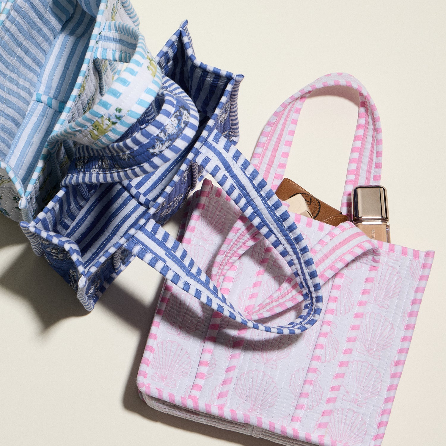 Blue Quilted Floral Mini Tote Bag – Striped Handle Fabric Lunch, Gift & Everyday Carry Bag - Frem