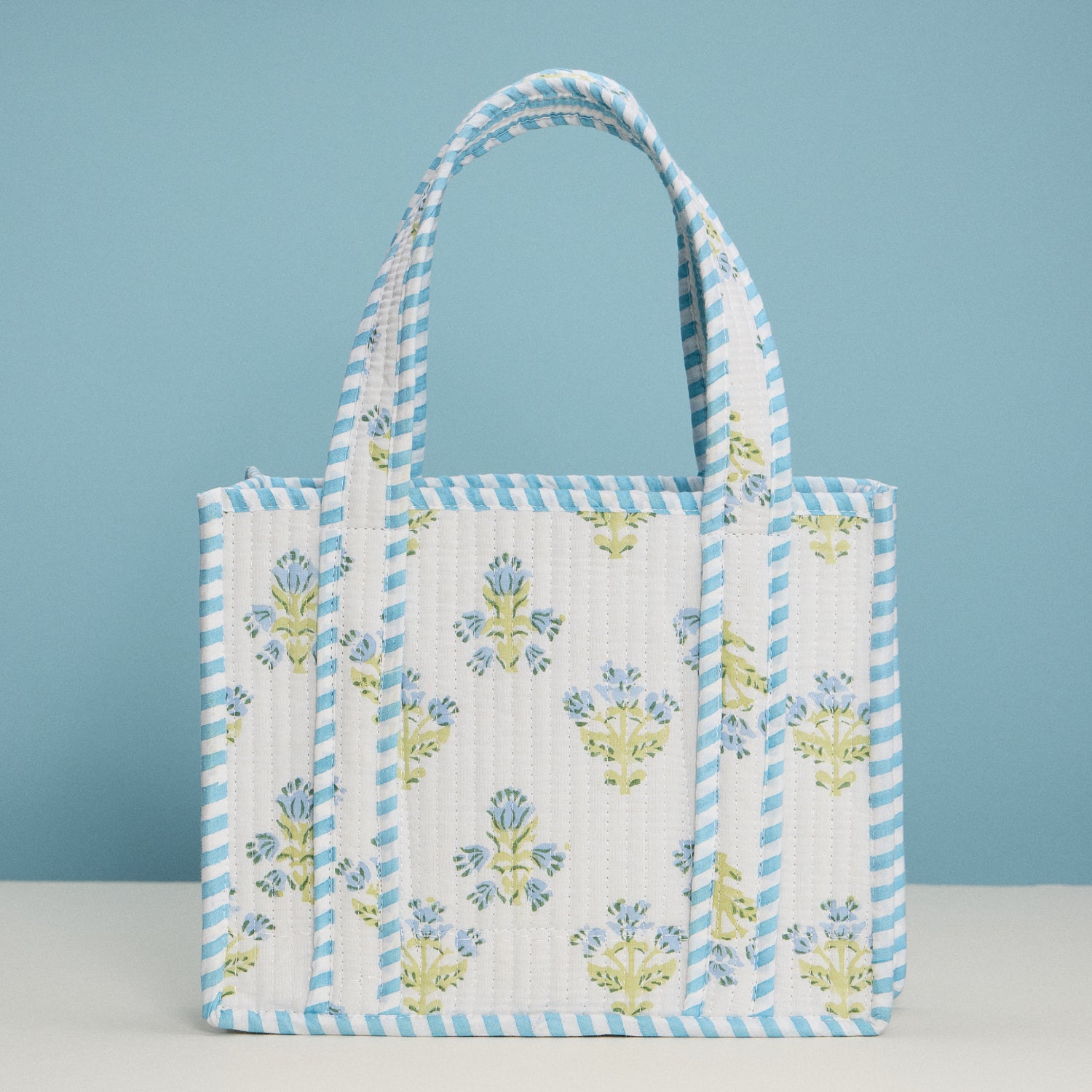 Blue Floral Quilted Mini Tote Bag – Soft Fabric Everyday Carry Handbag - Frem
