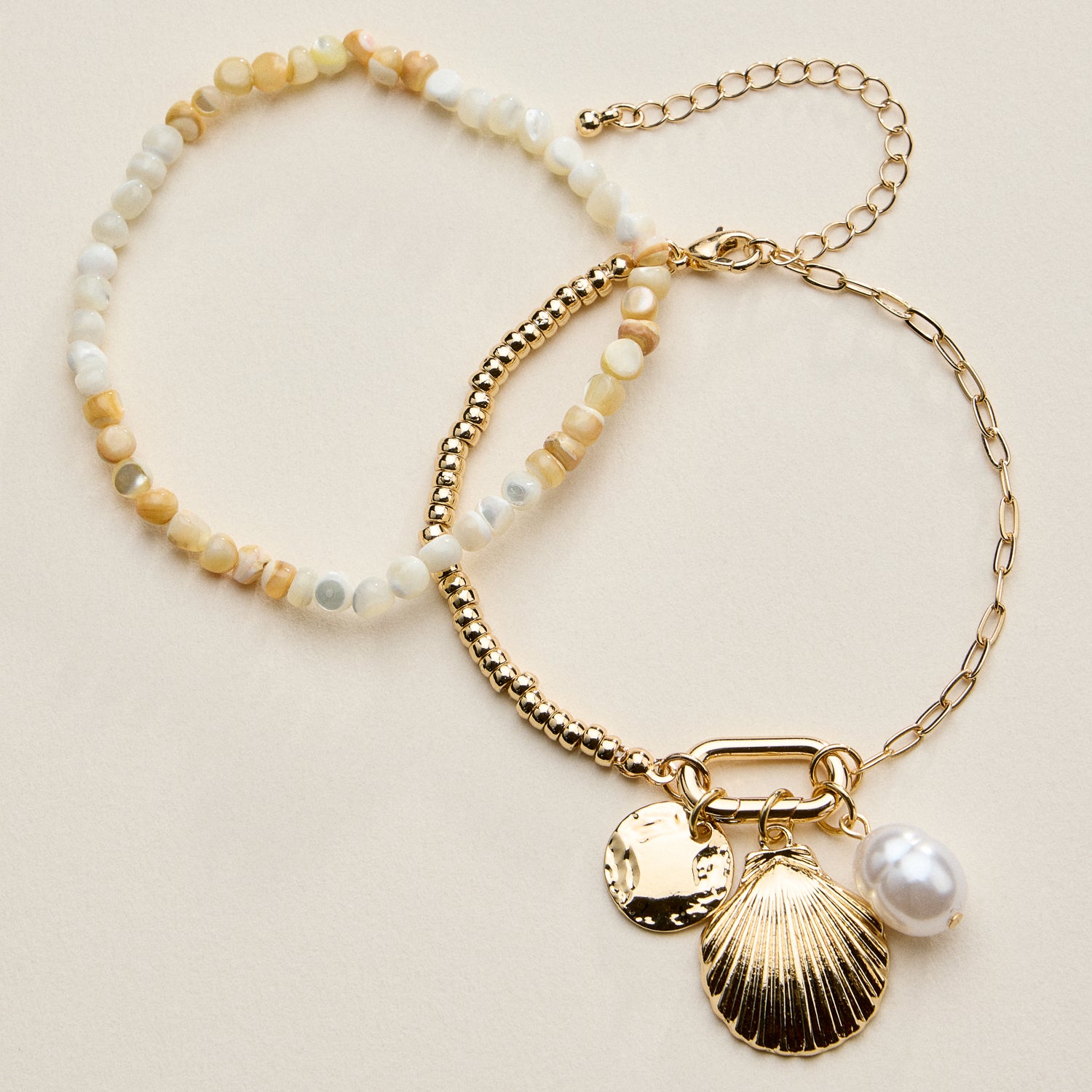 Beaded Shell Charm Bracelet for Women – Multicolor Bead Bracelet with Pearl & Gold Charms