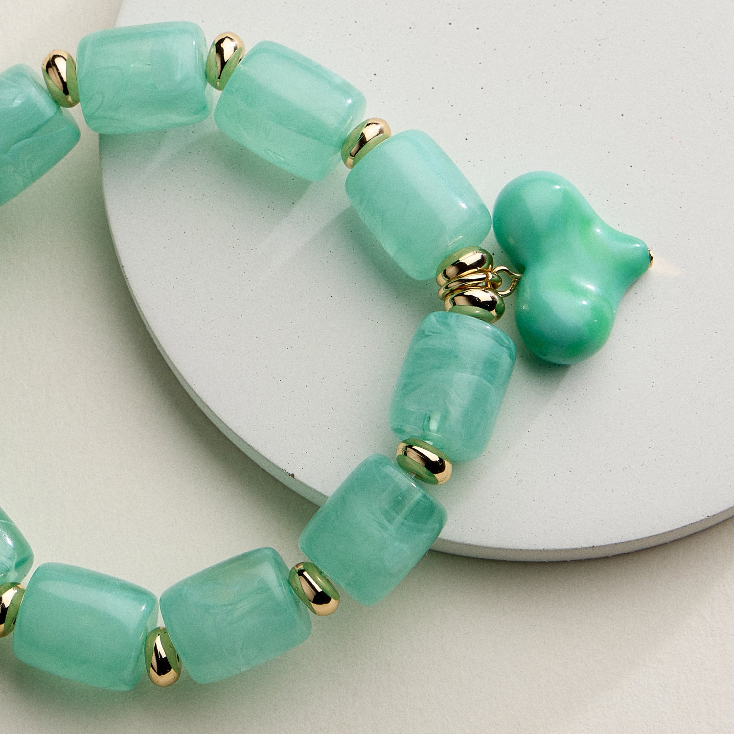Chunky Beaded Stretch Bracelet with Heart Charm – Polished Resin Beads & Gold Accents, Statement Elastic Bracelet - Frem