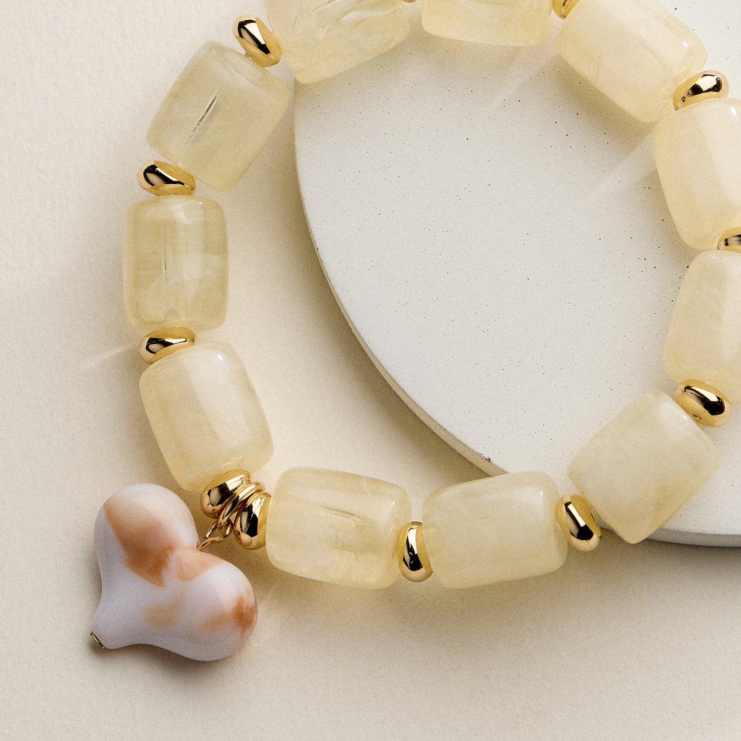 Chunky Beaded Stretch Bracelet with Heart Charm – Polished Resin Beads & Gold Accents, Statement Elastic Bracelet - Frem
