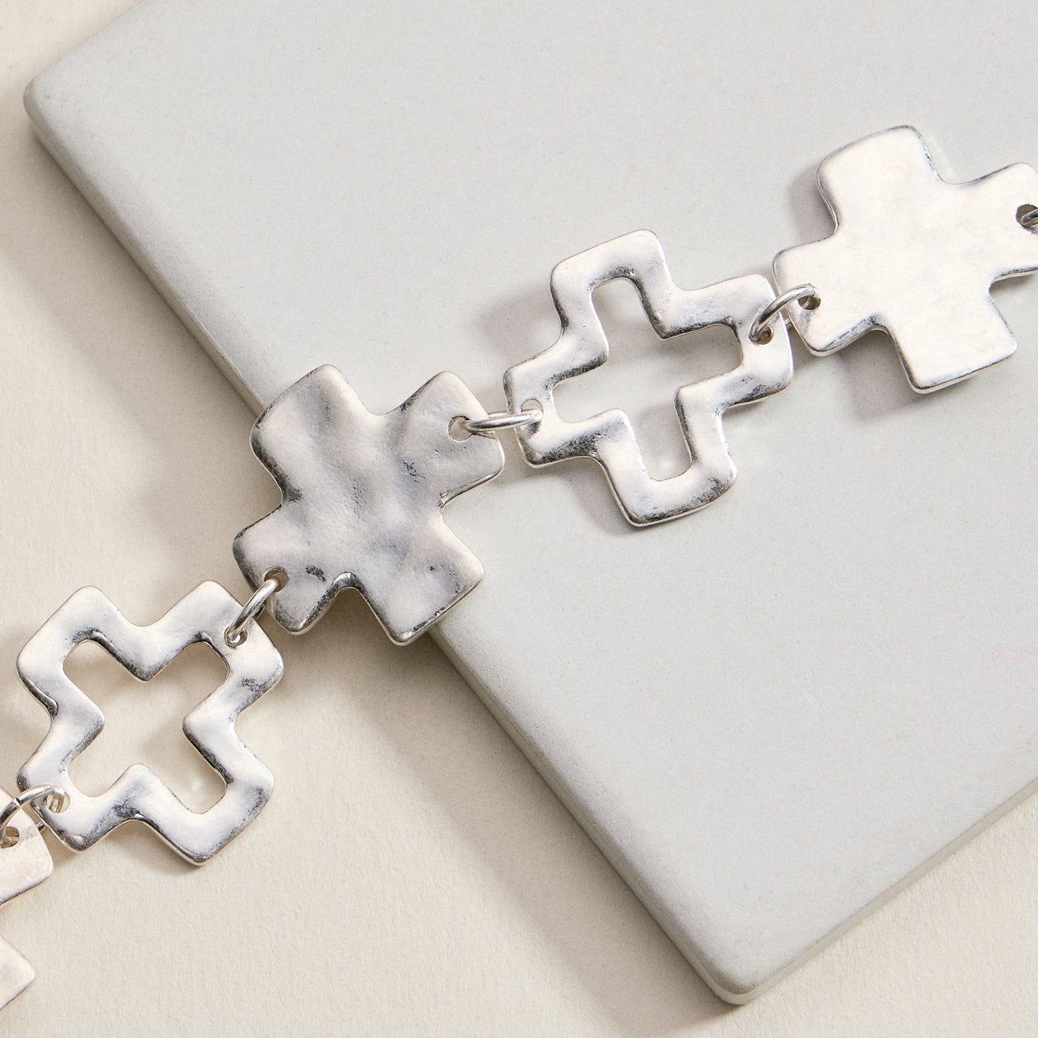 Hammered Cross Link Chain Bracelet – Gold, Silver & Two-Tone Faith Jewelry - Frem