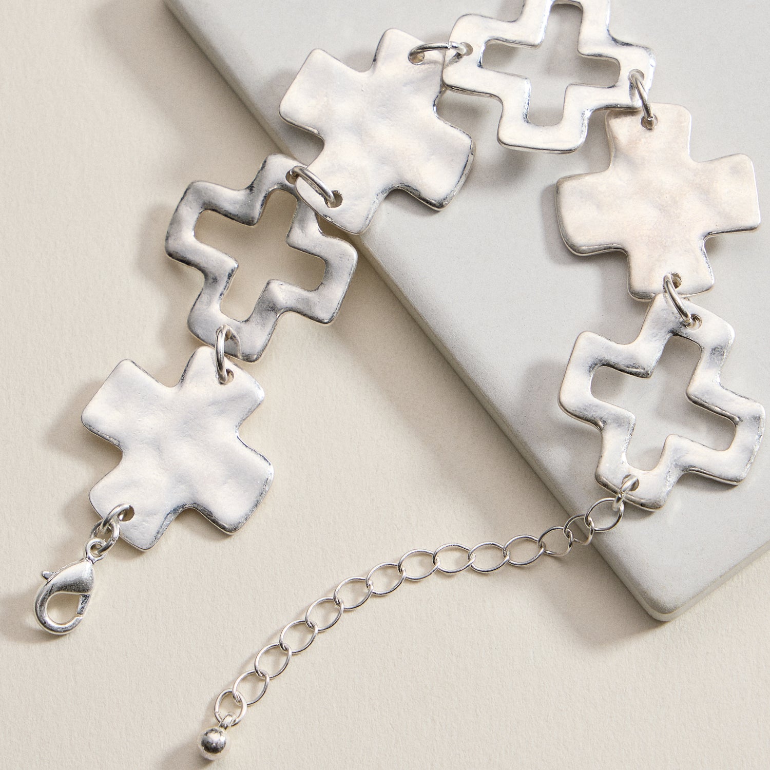 Hammered Cross Link Chain Bracelet – Gold, Silver & Two-Tone Faith Jewelry - Frem