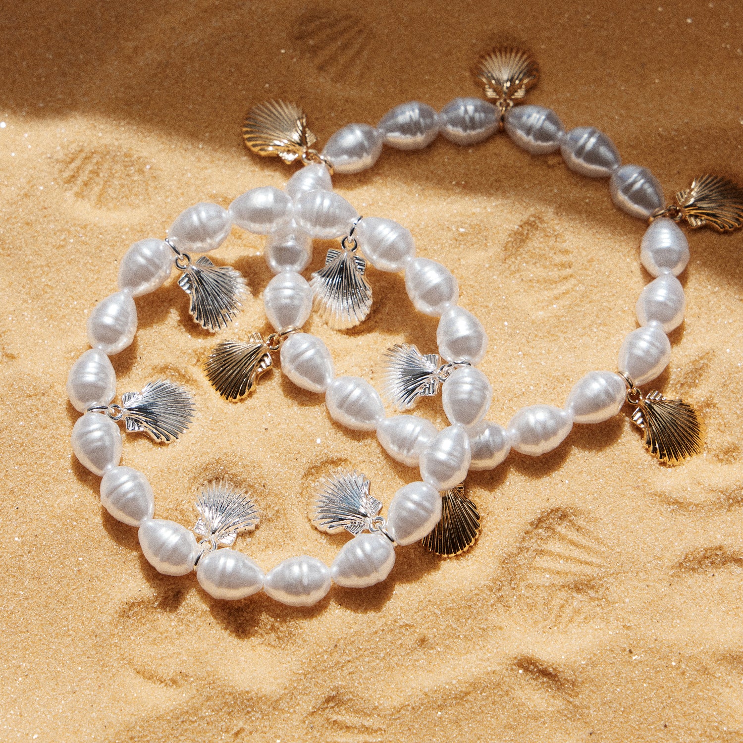 Pearl Bracelet with Gold Scallop Shell Charms | Pearl & Gold Jewelry