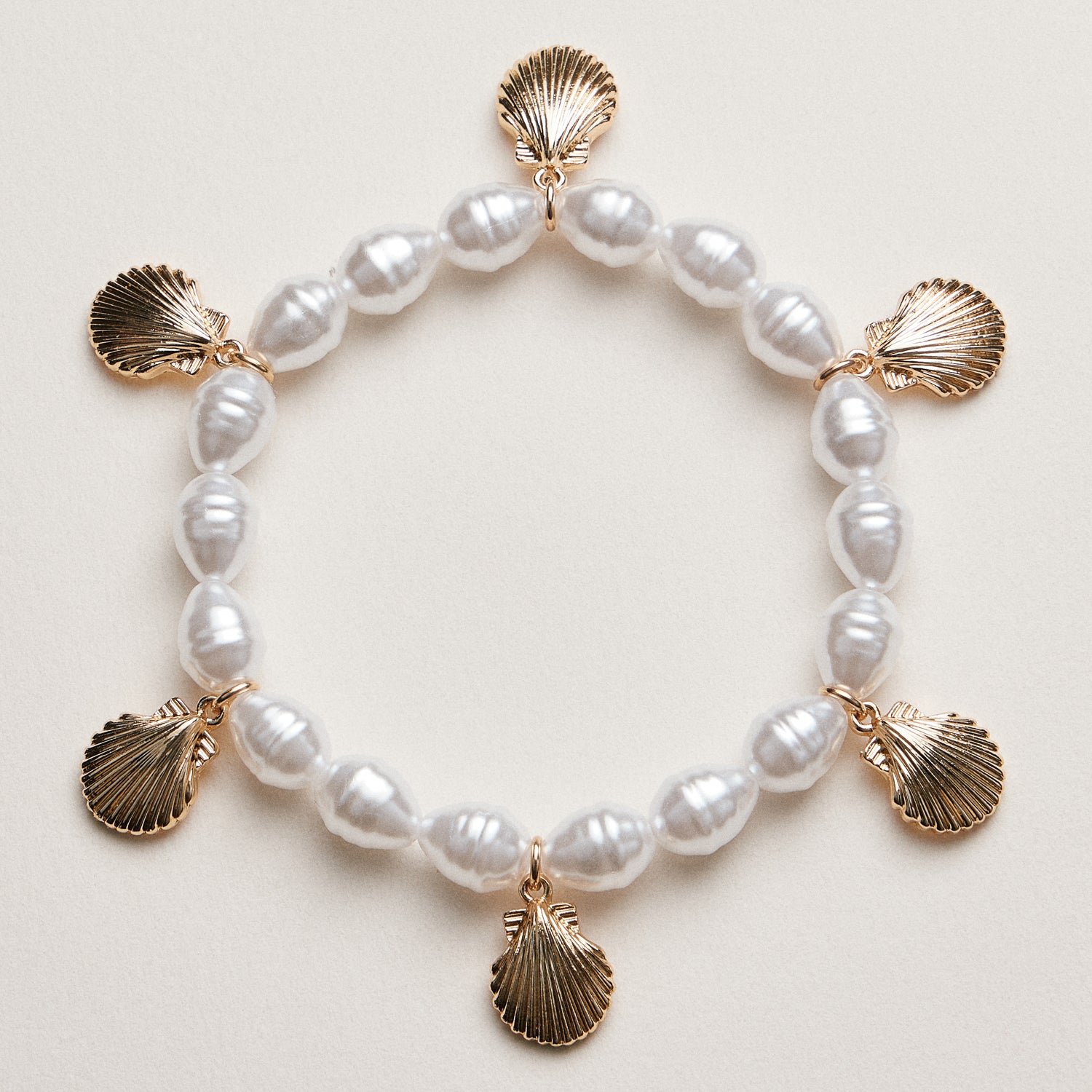 Pearl Bracelet with Gold Scallop Shell Charms | Pearl & Gold Jewelry