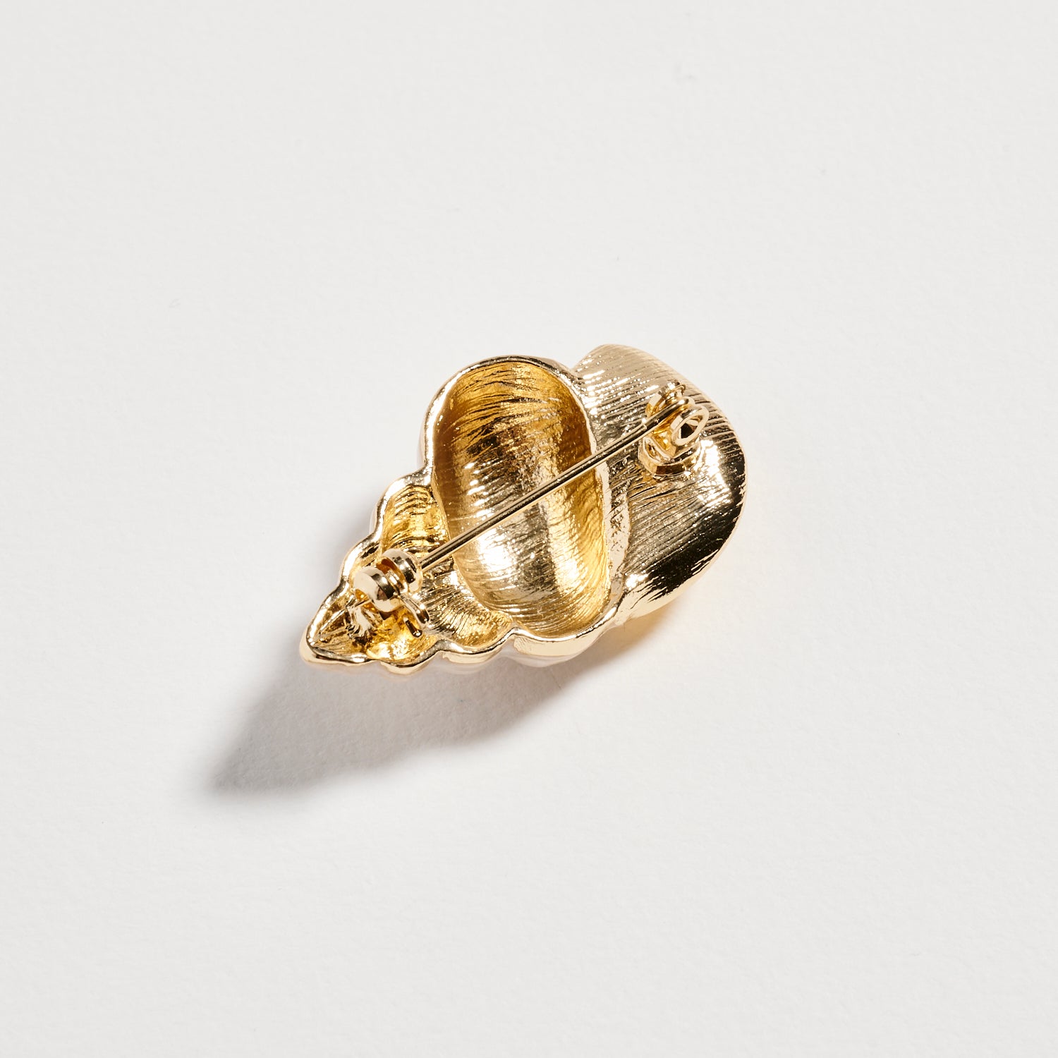 Gold Tone Seashell Brooch with Pearl Finish & Crystal Accent – Vintage Inspired Ocean Pin