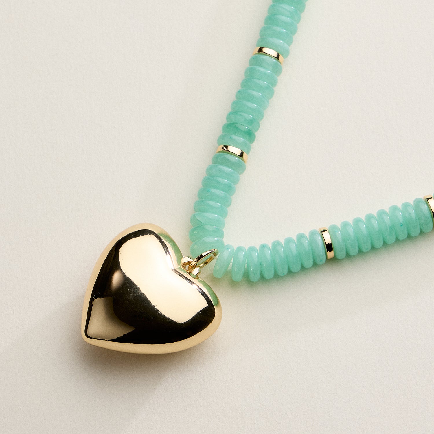 Gold Heart Pendant Beaded Necklace – Colorful Stone Choker with Adjustable Chain - Frem