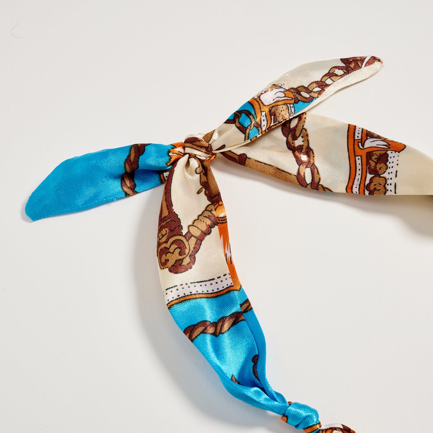 Blue & Ivory Charm Scarf Necklace – Gold Heart & Pearl Statement Tie Necklace - Frem