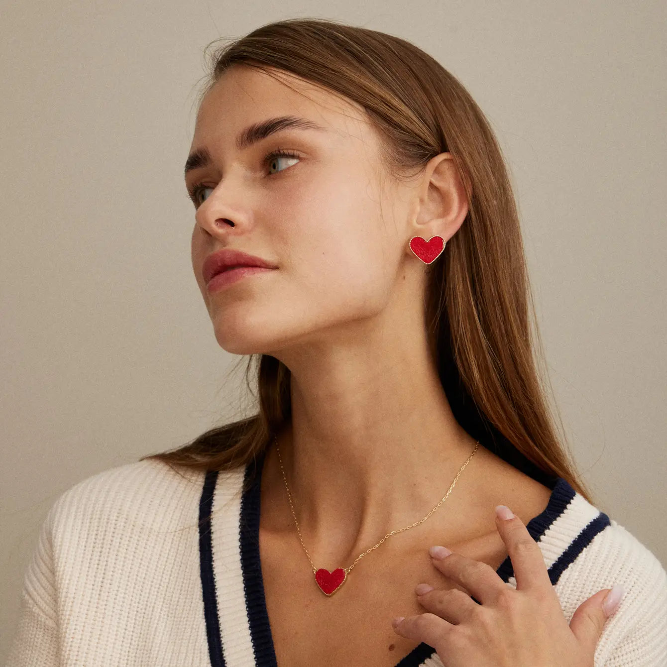 Short Necklace with Heart-Shaped Druzy Stone Charm