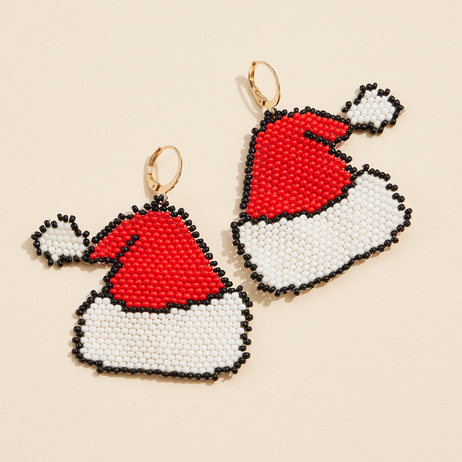 Beaded Santa Hat Earrings for Festive Charm - Frem
