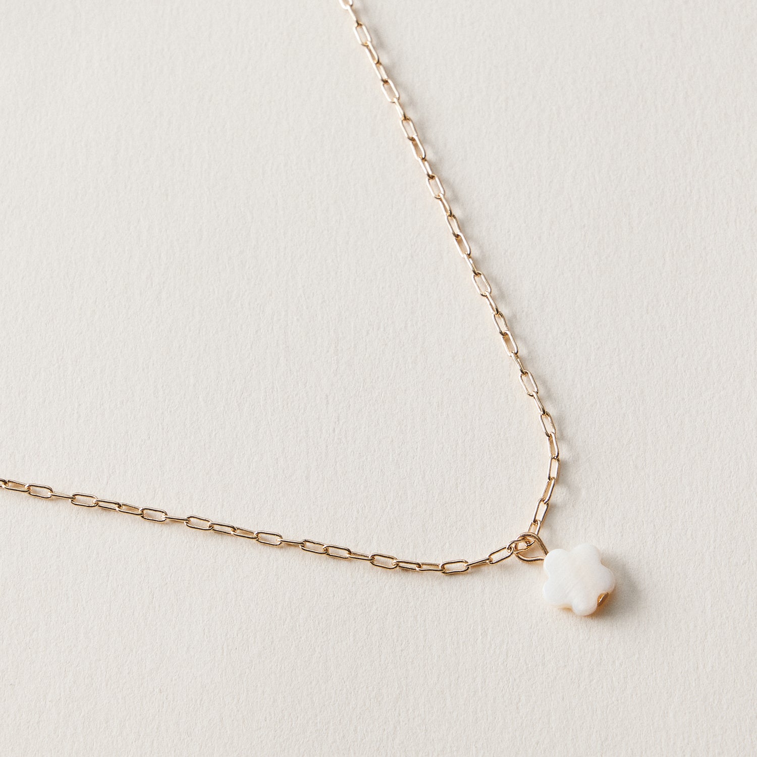 Flower Charm Chain Anklet – Minimal White Flower Anklet
